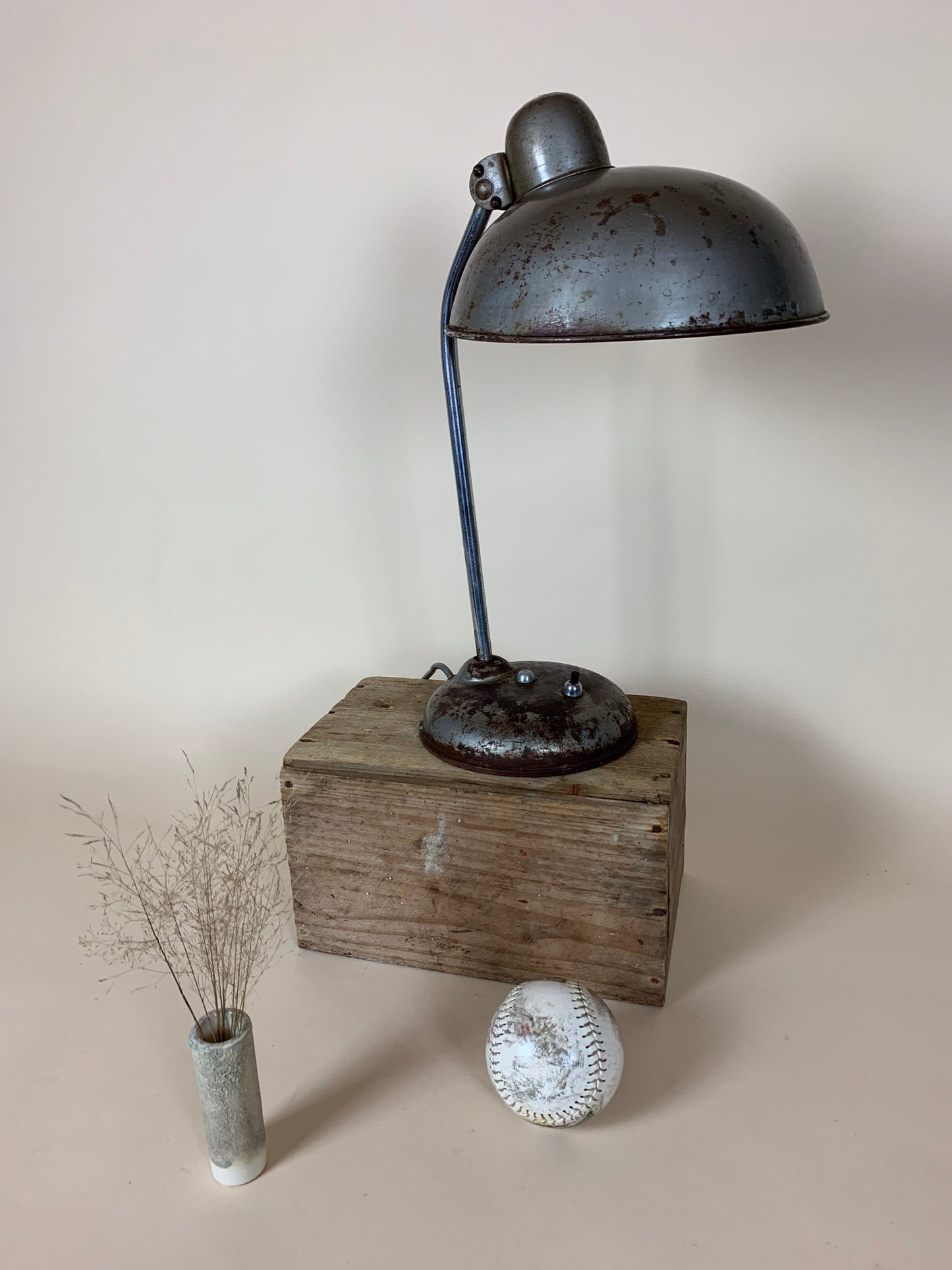Helo Tischlampe mit viel schöner Patina