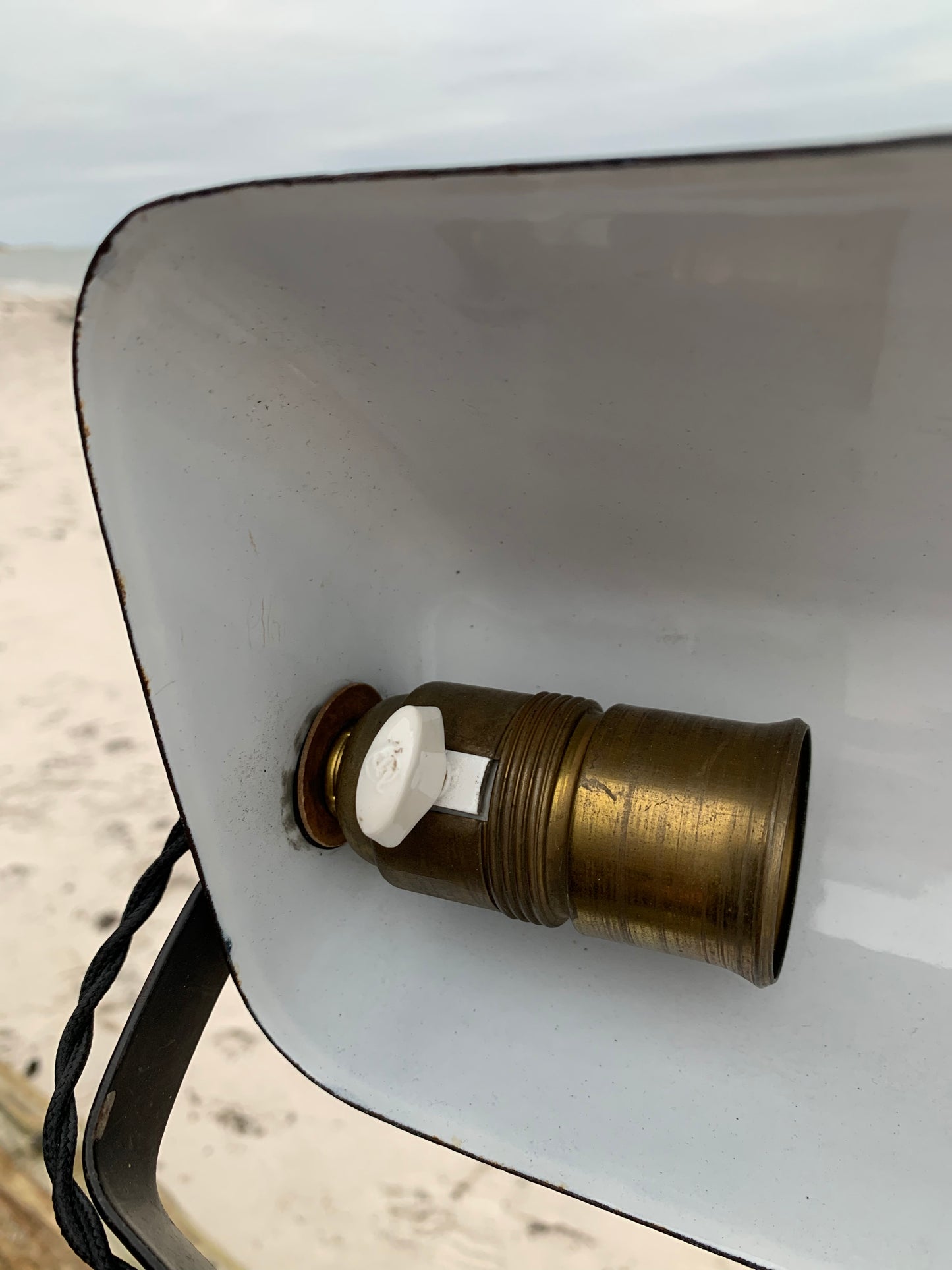 Notarlampe mit Emailschirm