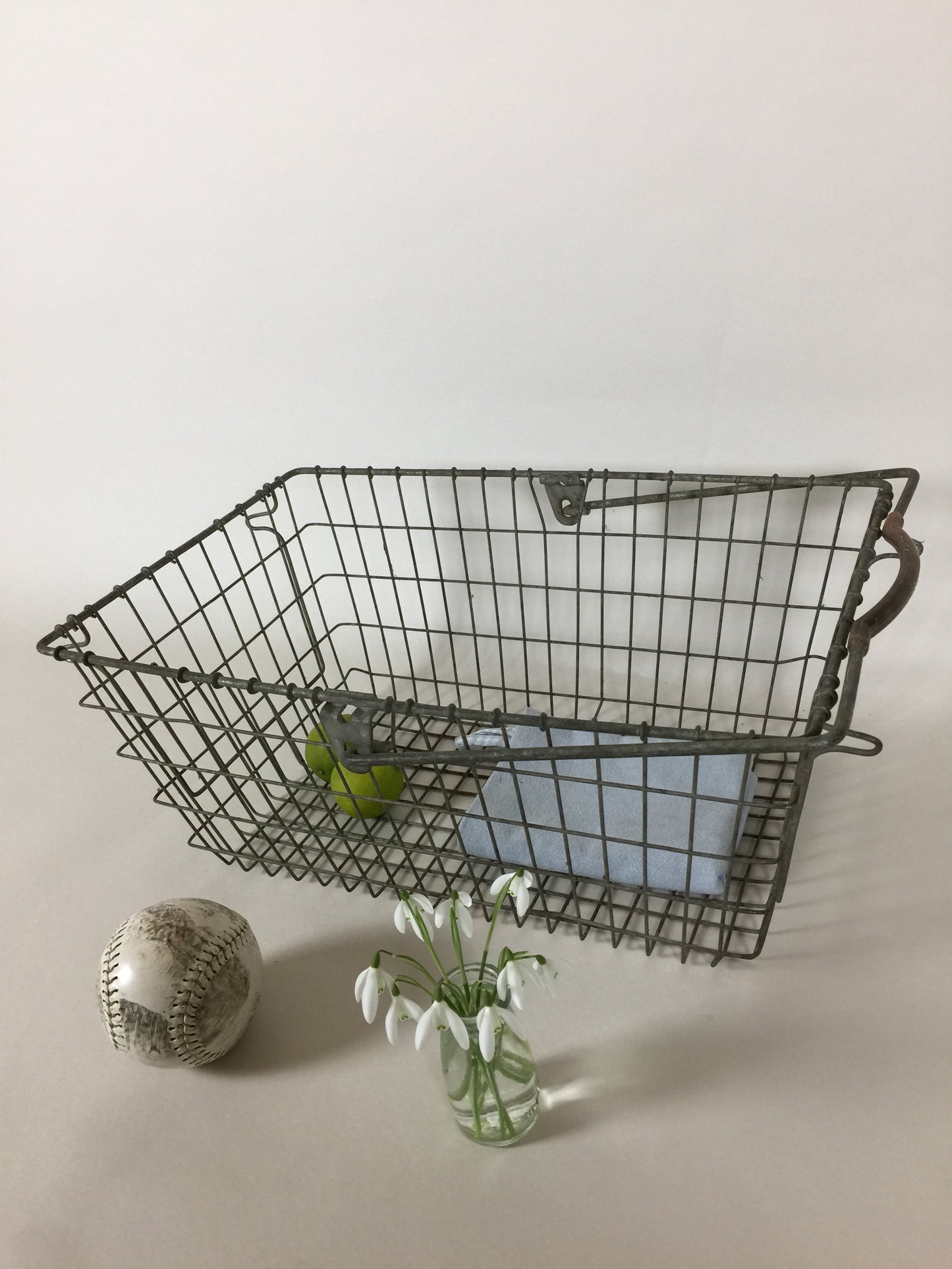 Schöner alter Einkaufswagen