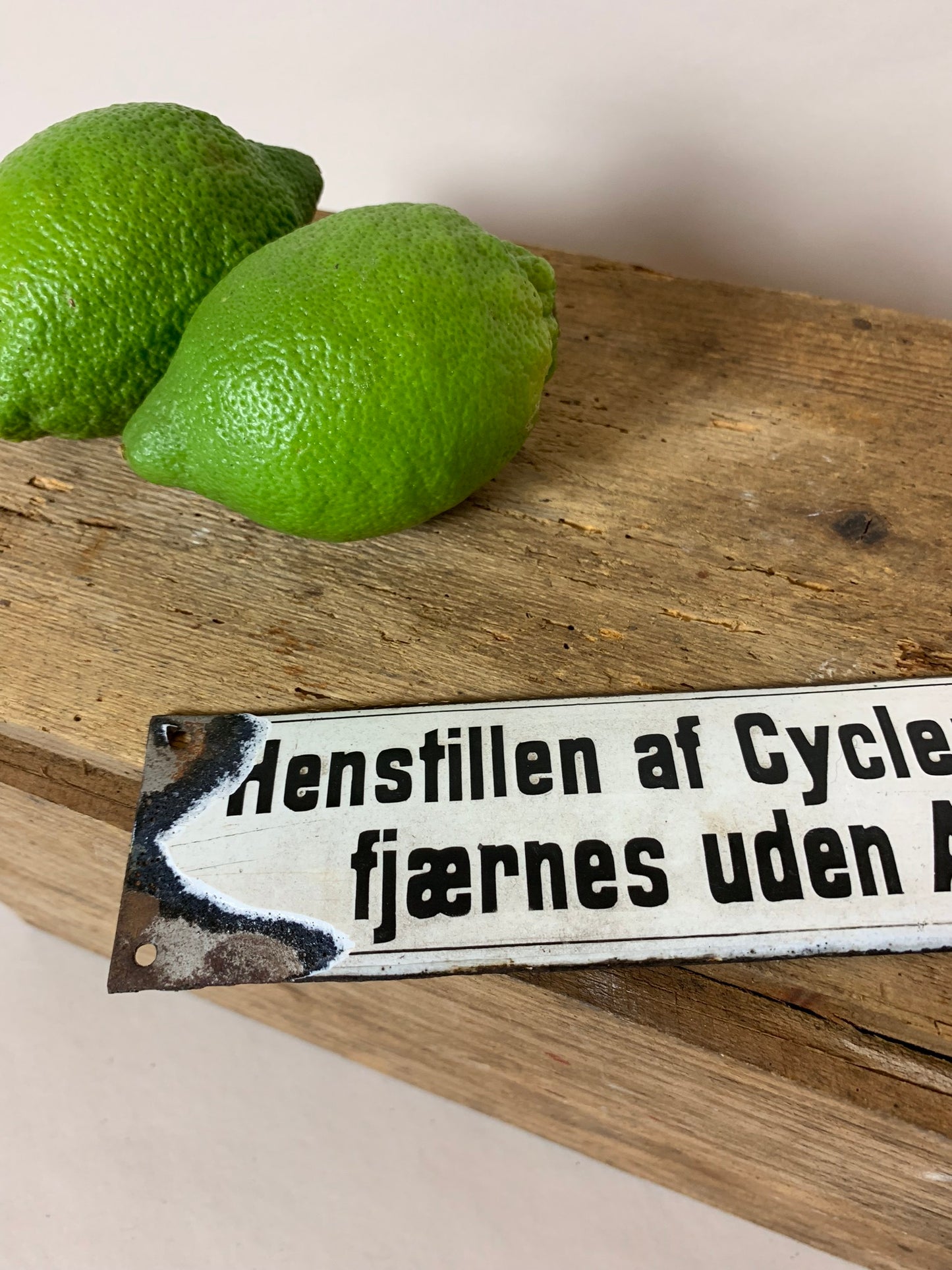 Altes und lustiges Emailschild
