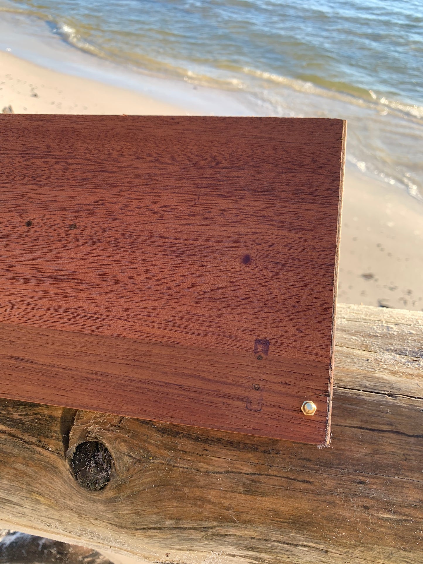 Regal aus Teakholz