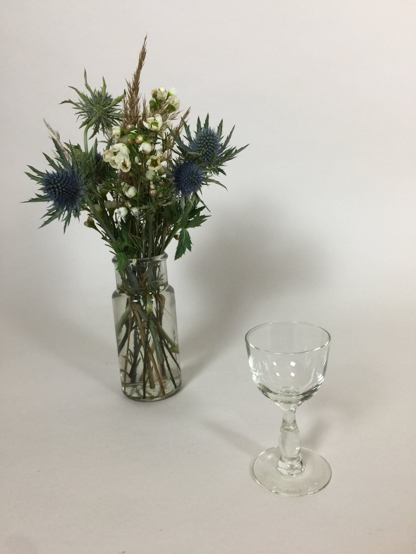 Schönes kleines dekoratives Glas