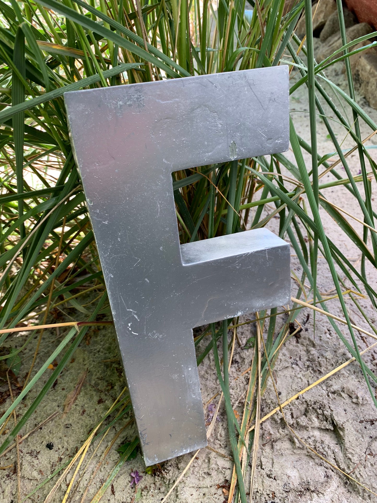 Buchstabe F
