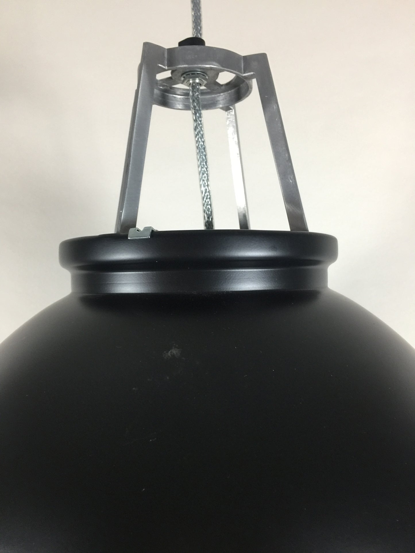 Original BTC Lampe - Titan großes Modell mit sandgestrahltem Glas