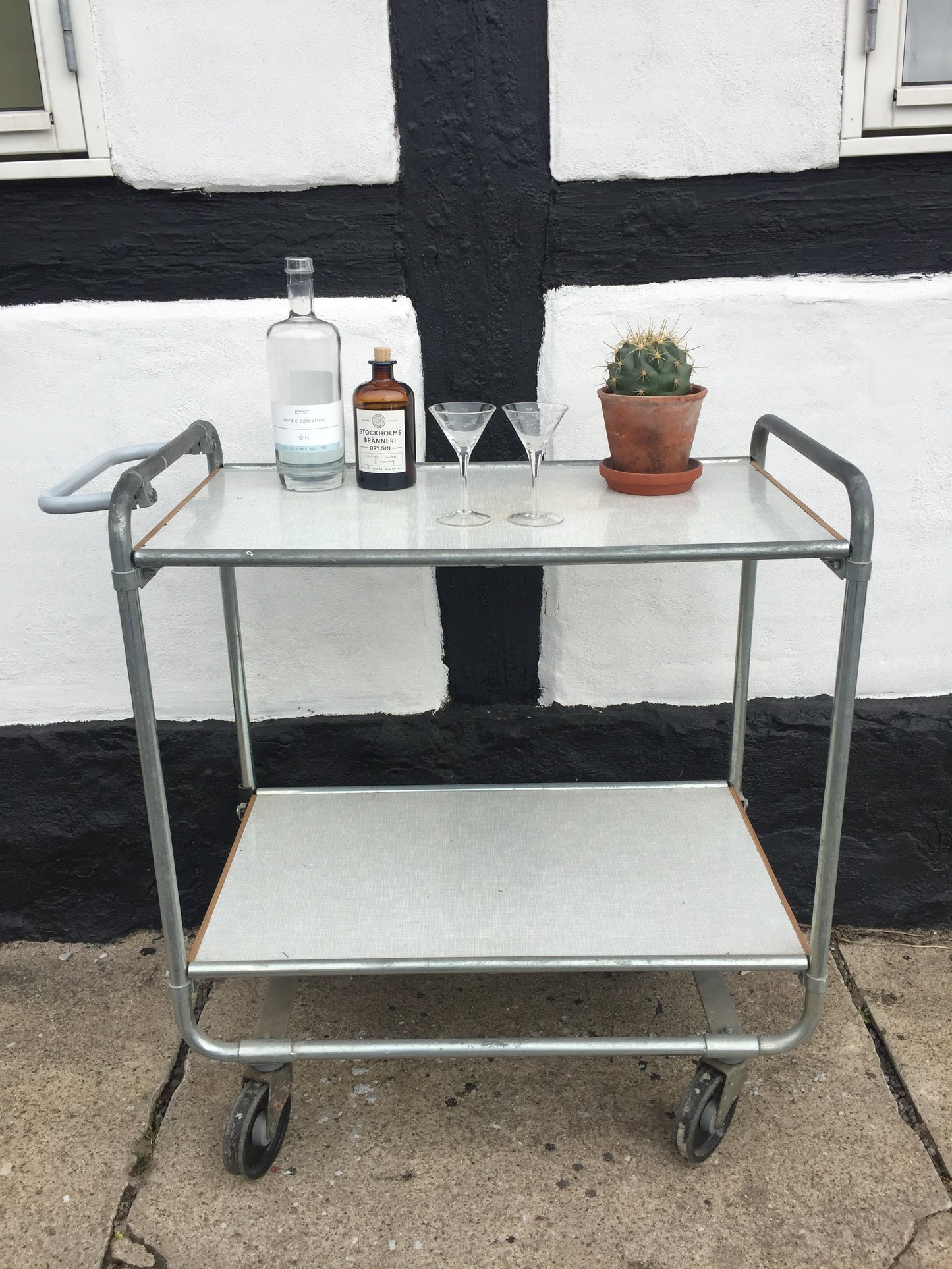 Industrieller Barwagen oder Rolltisch