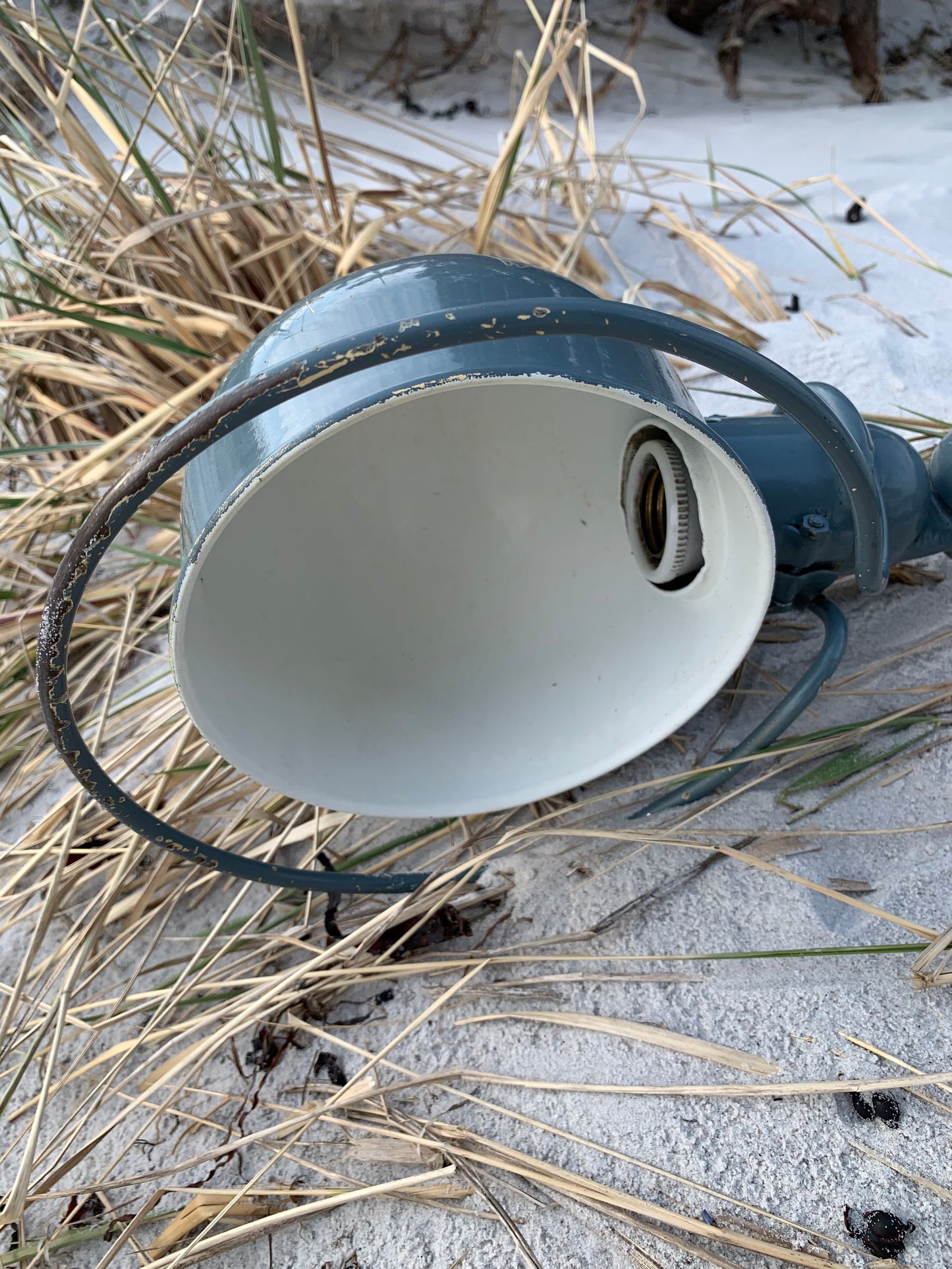 Jieldé Wandleuchte in Grau mit viel Patina