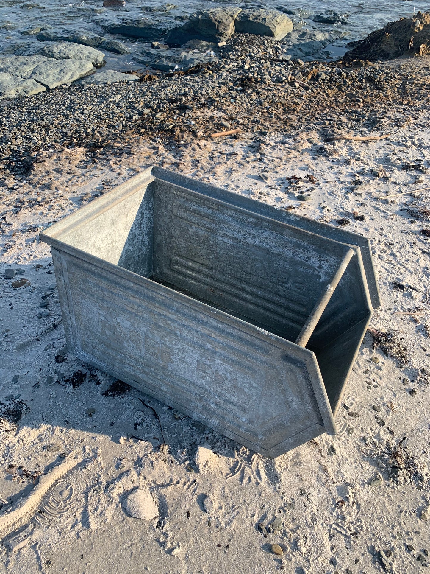 Großes Schäfer Metallgehäuse