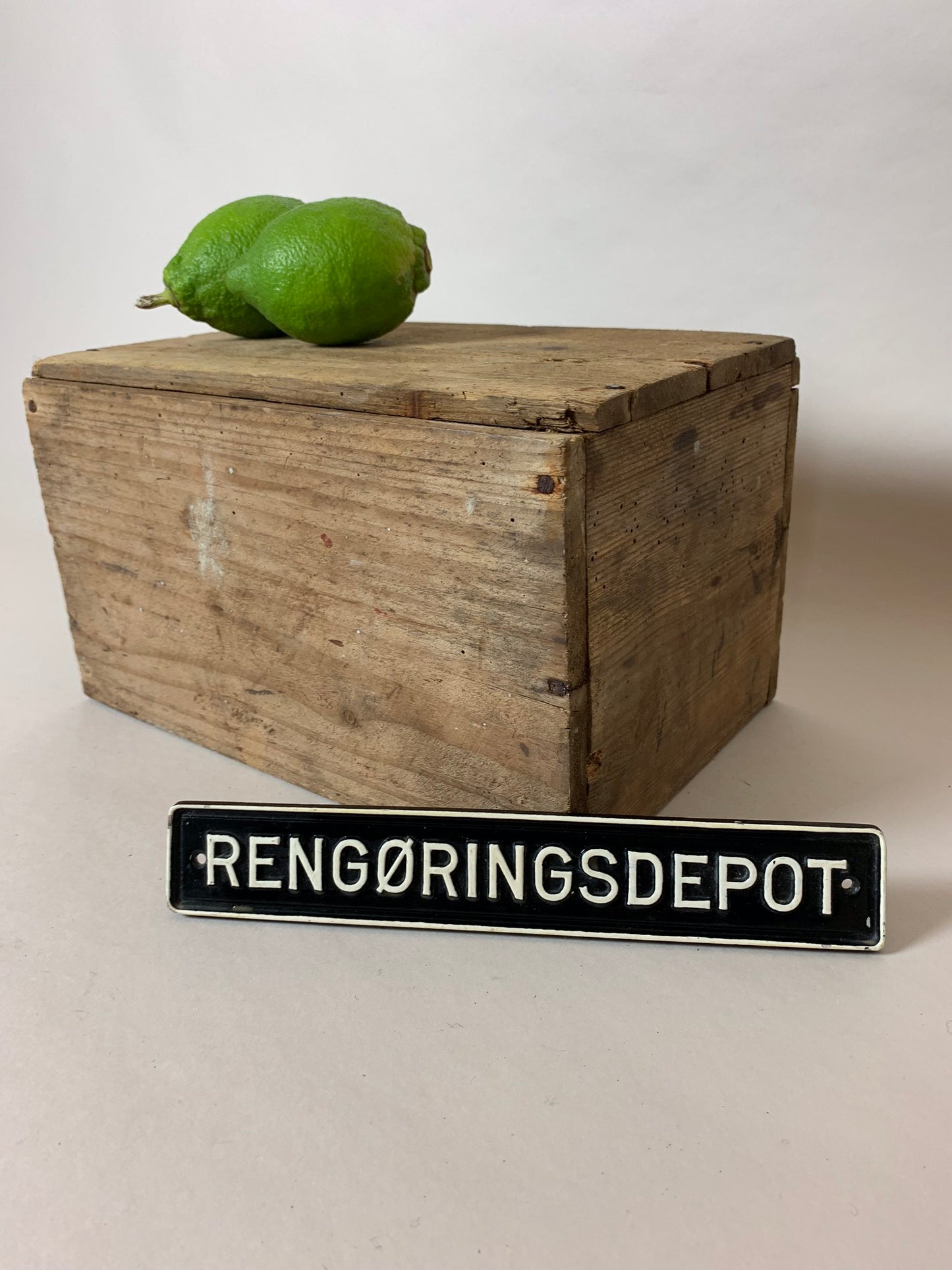 Lustiges altes Schild - Reinigungsdepot