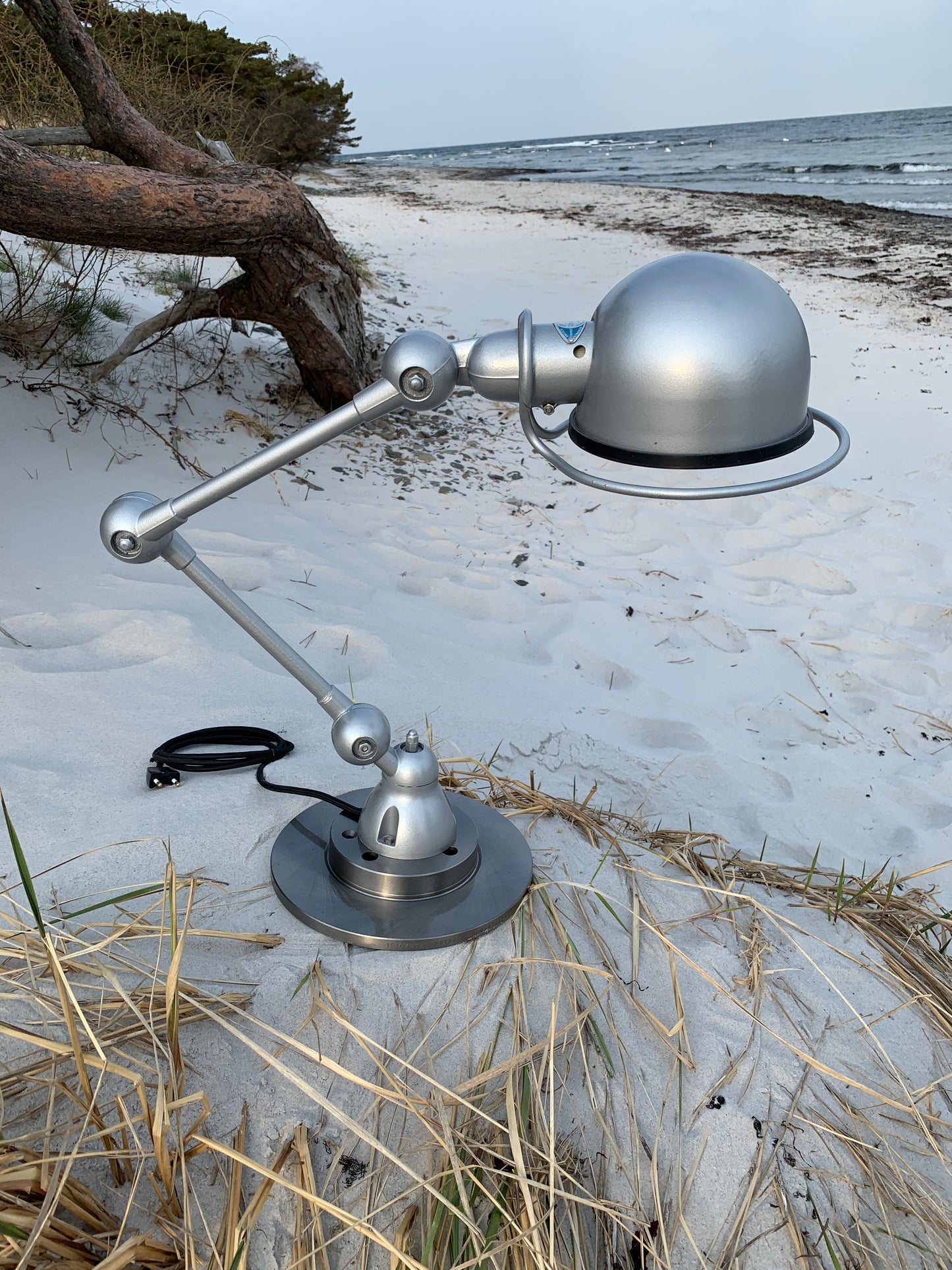 Jieldé Tischleuchte mit 2 Armen und Blendschutzabdeckung