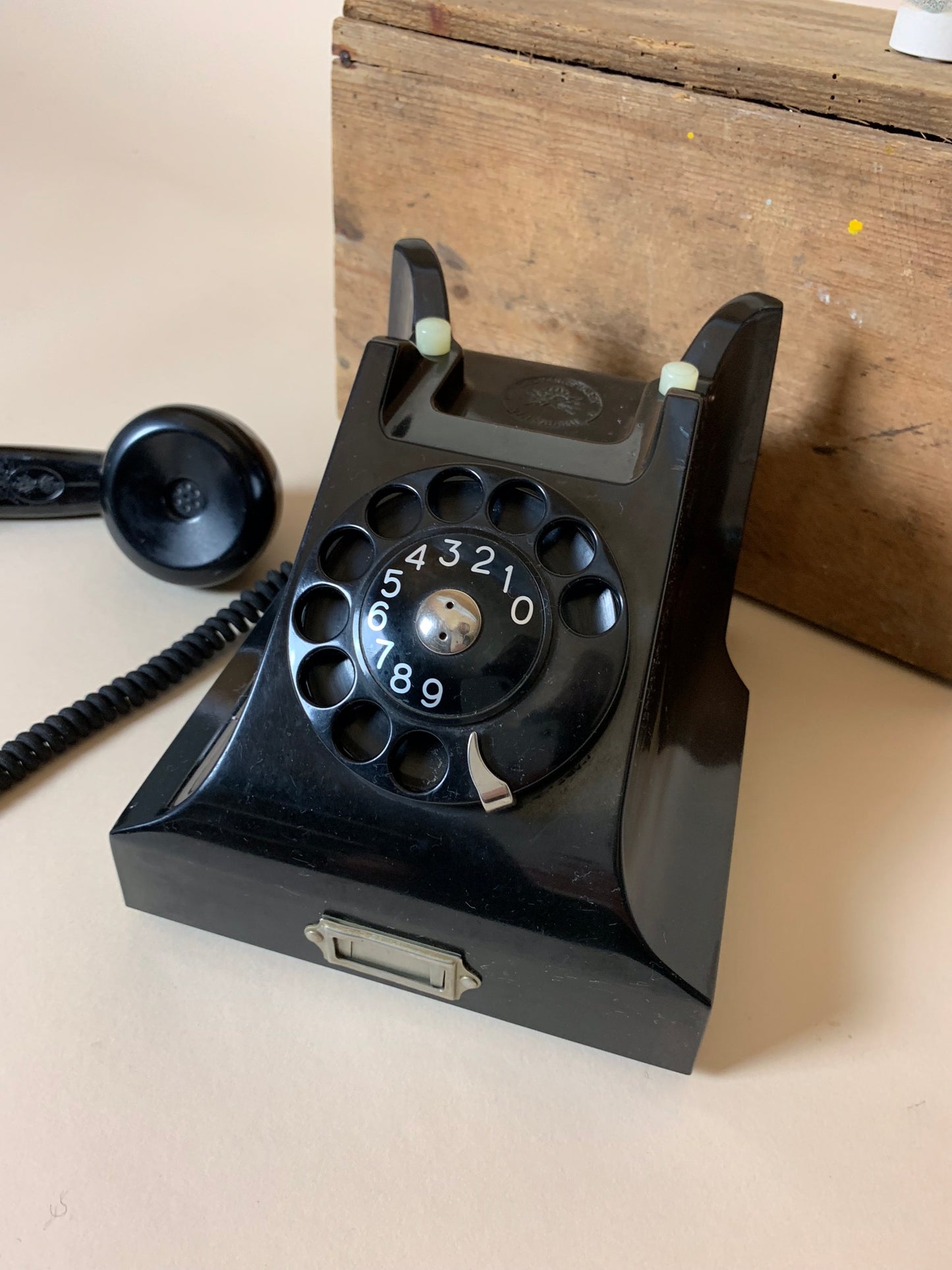 Altes Telefon aus Bakelit