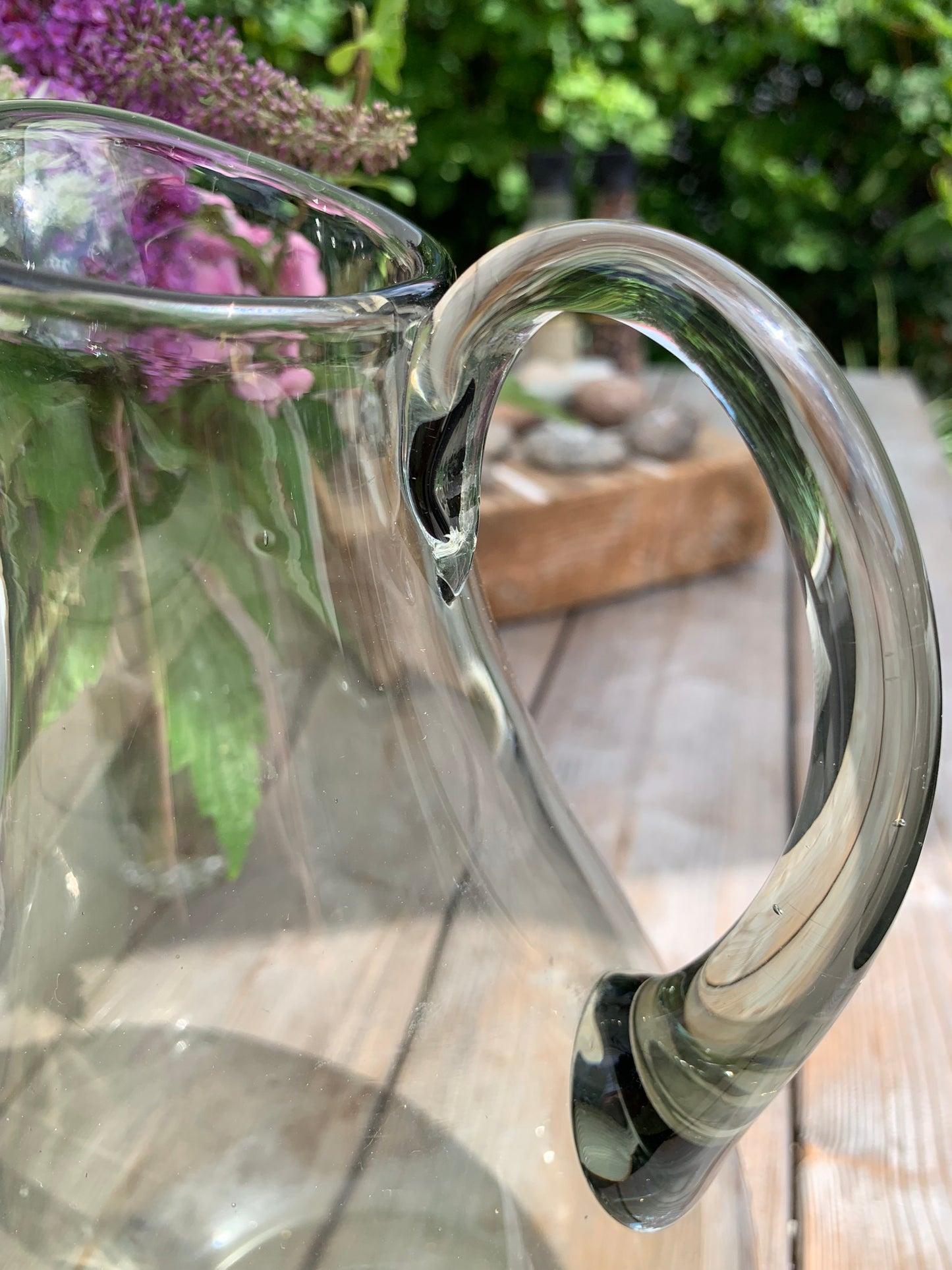 Schöne alte Glaskanne