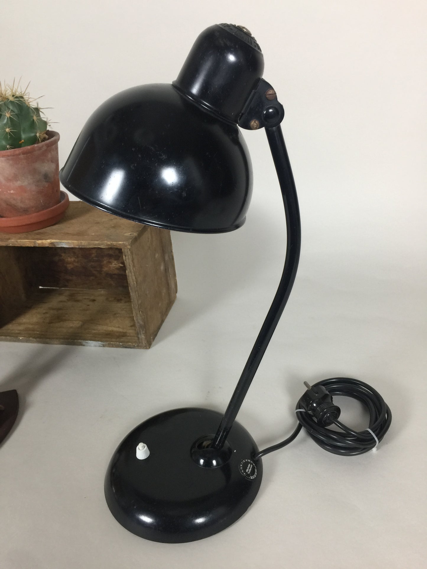 Kaiser Idell Tischleuchte Modell 6551