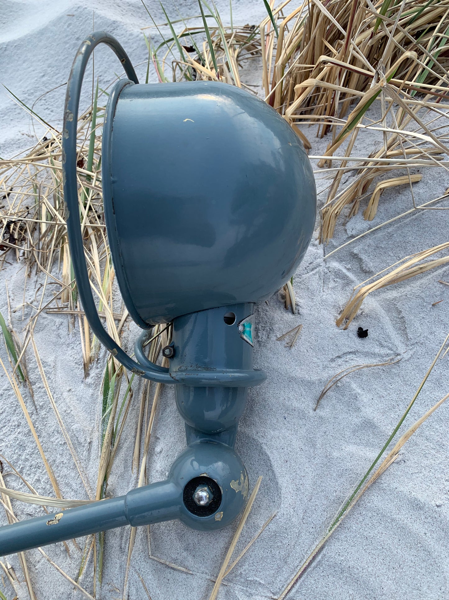 Jieldé Wandleuchte in Grau mit viel Patina