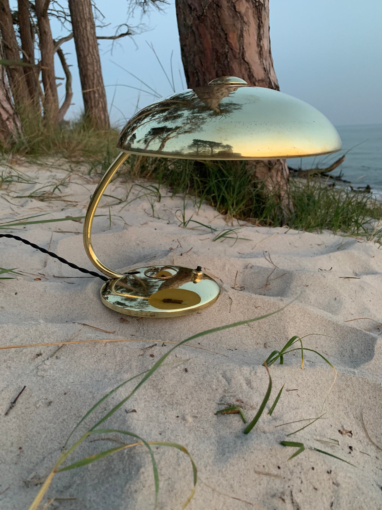 Wunderschöner kleiner Helo aus Messing mit schöner Patina