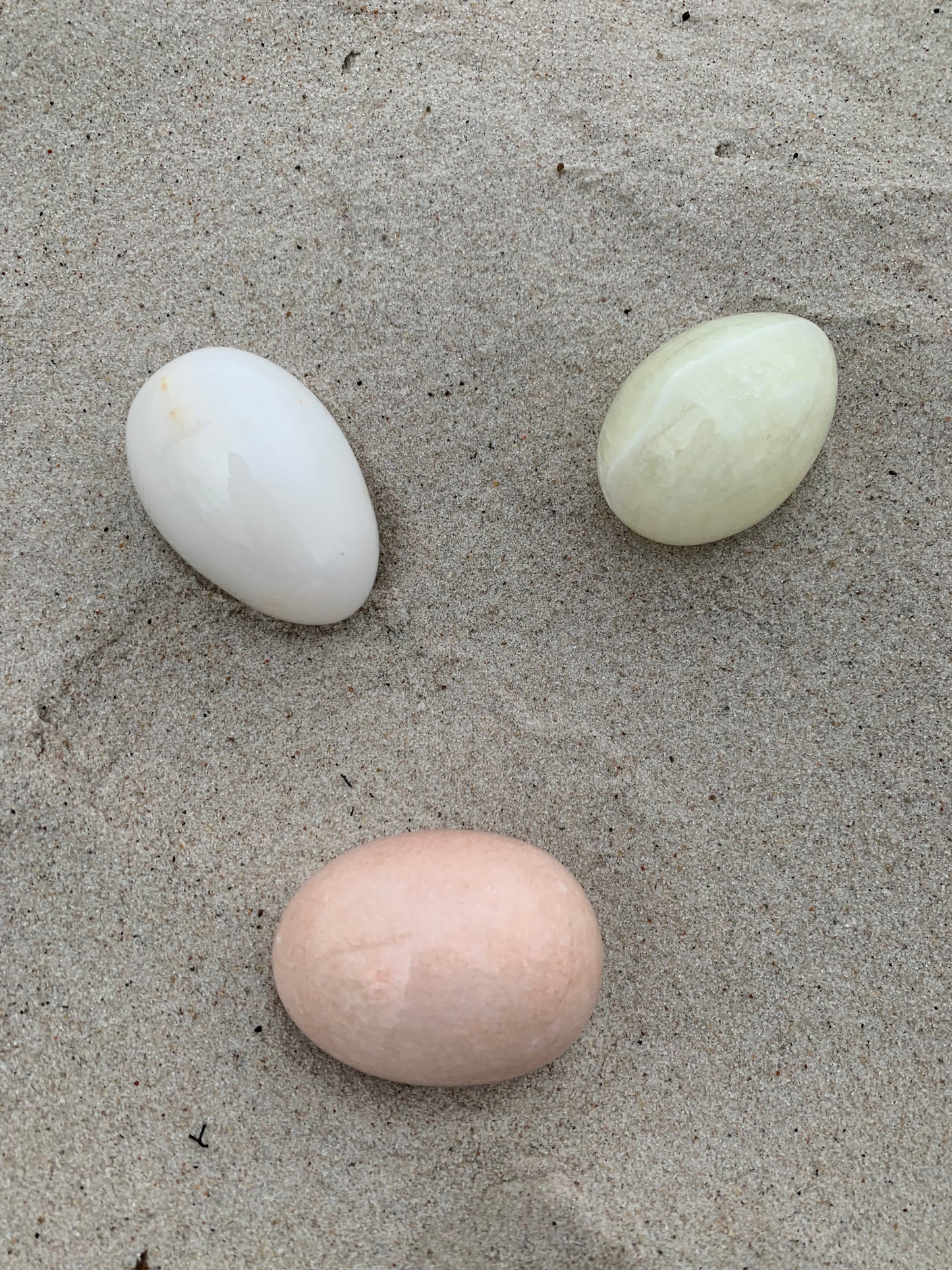 3 dekorative Eier aus Marmor