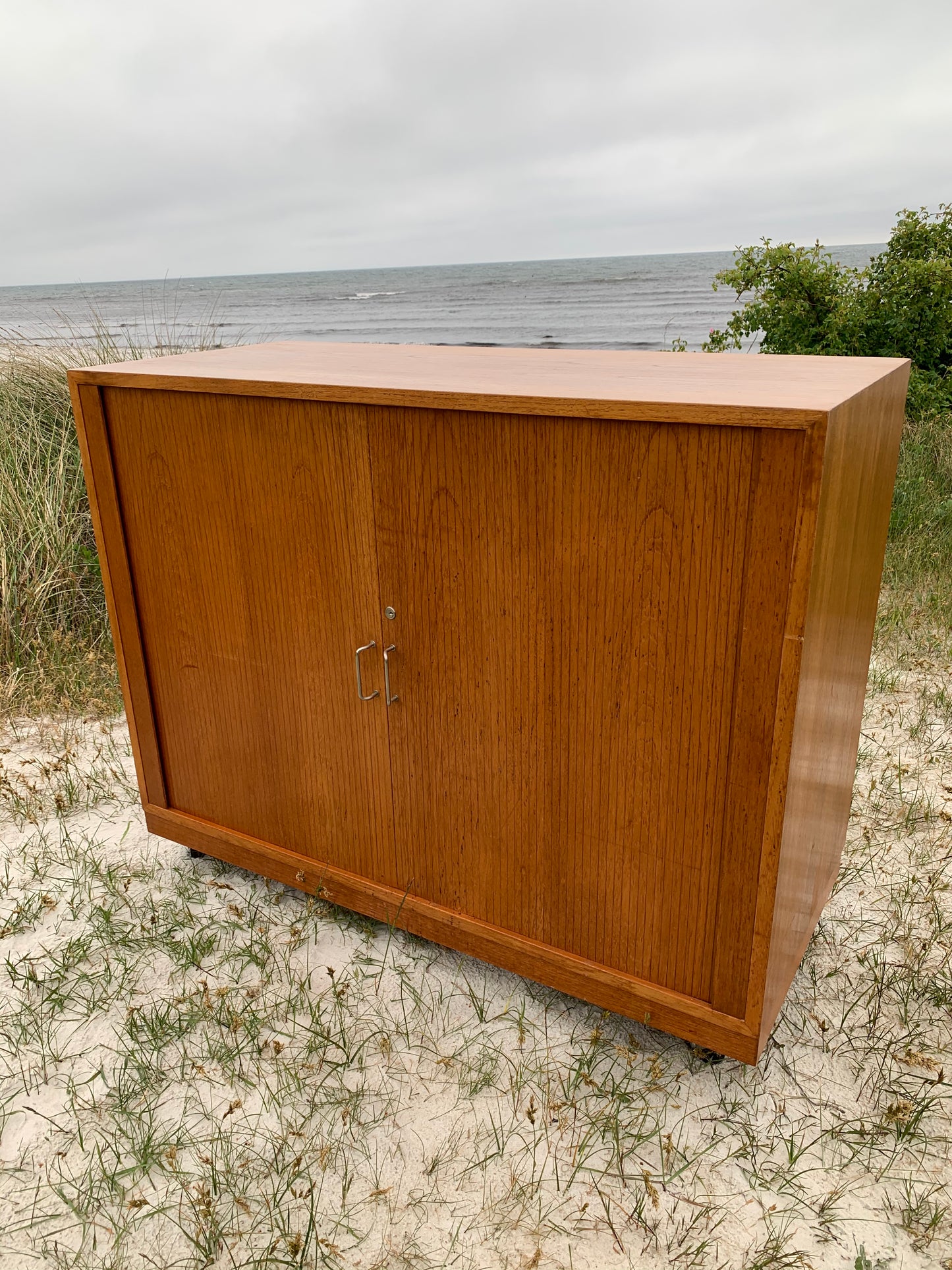 Aktenschrank mit Rollläden