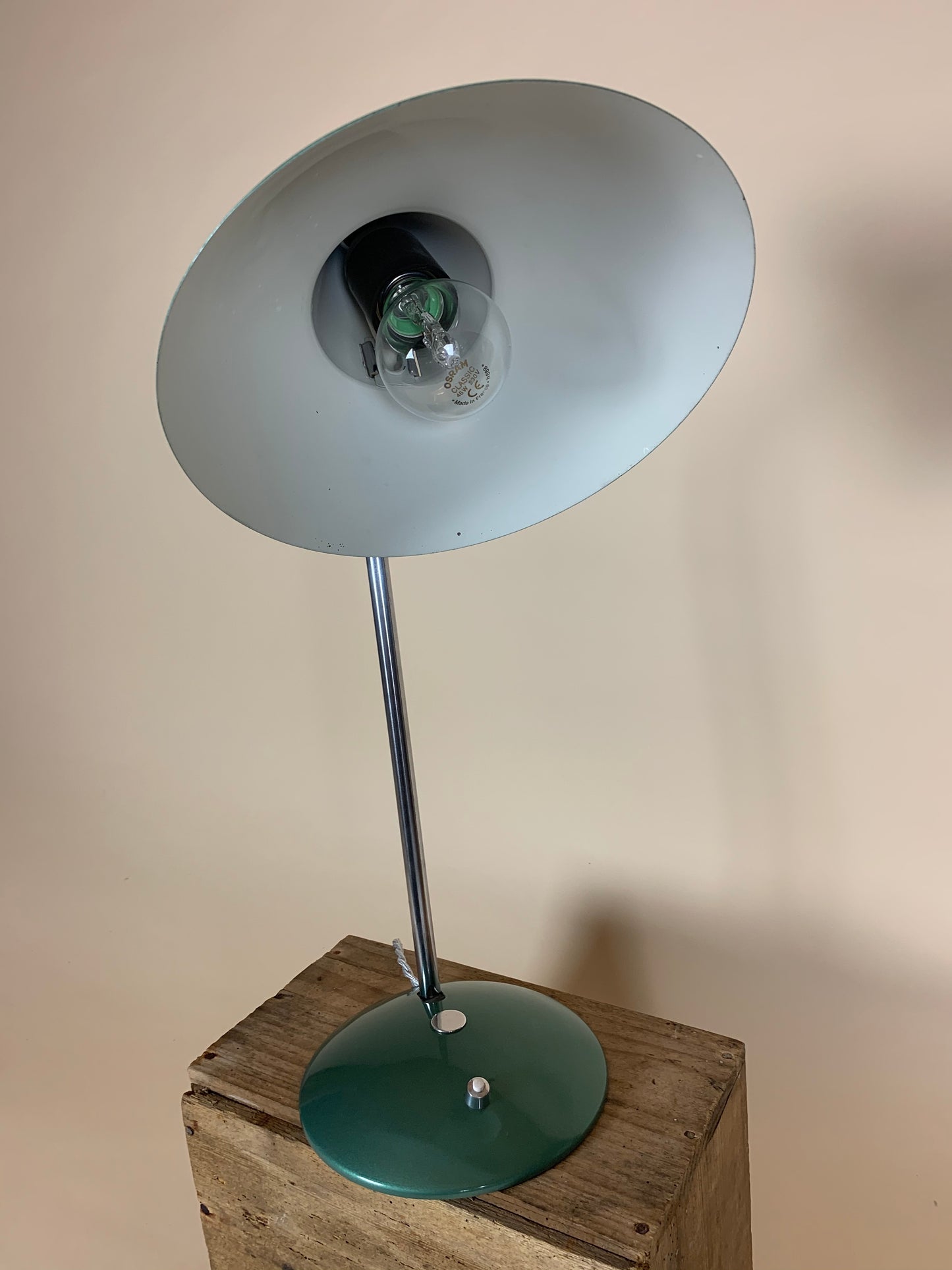 Helo Tischlampe - Grüner Metallic-Lack