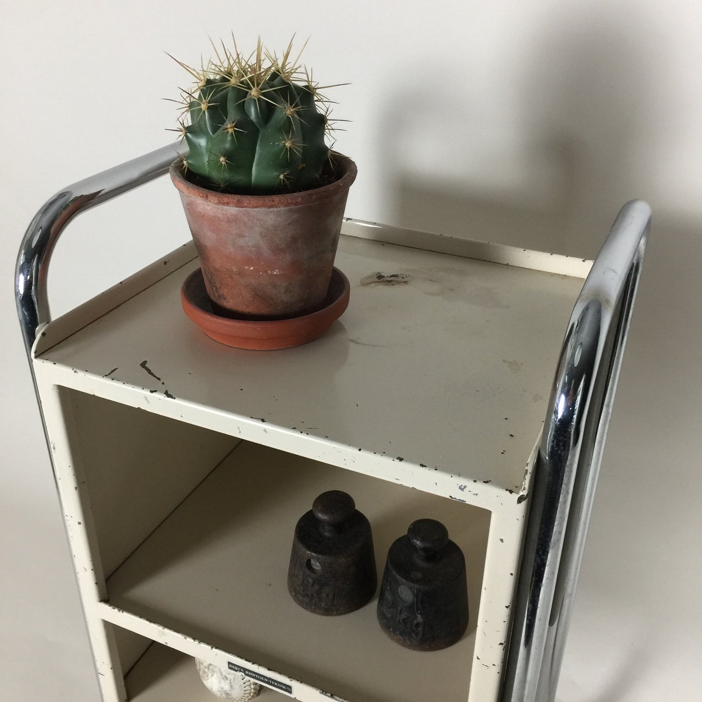 Rolltisch aus der Röntgenklinik