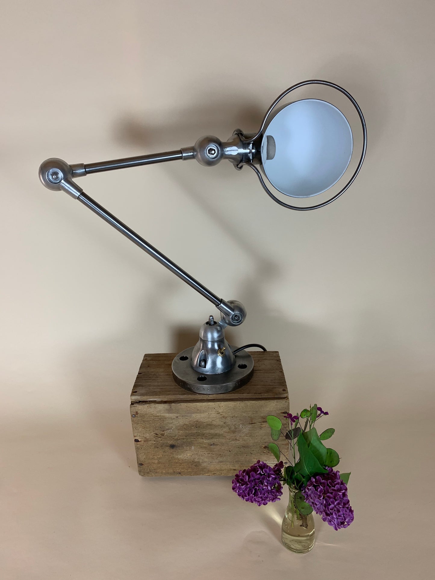 Jieldé Lampe mit 2 Armen und schönem Fuß