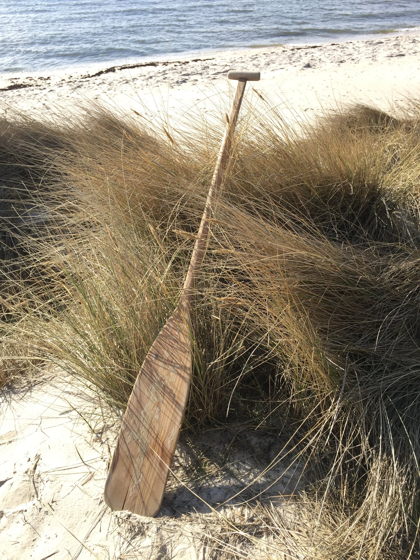 Dekoratives Holzpaddel mit schöner Patina