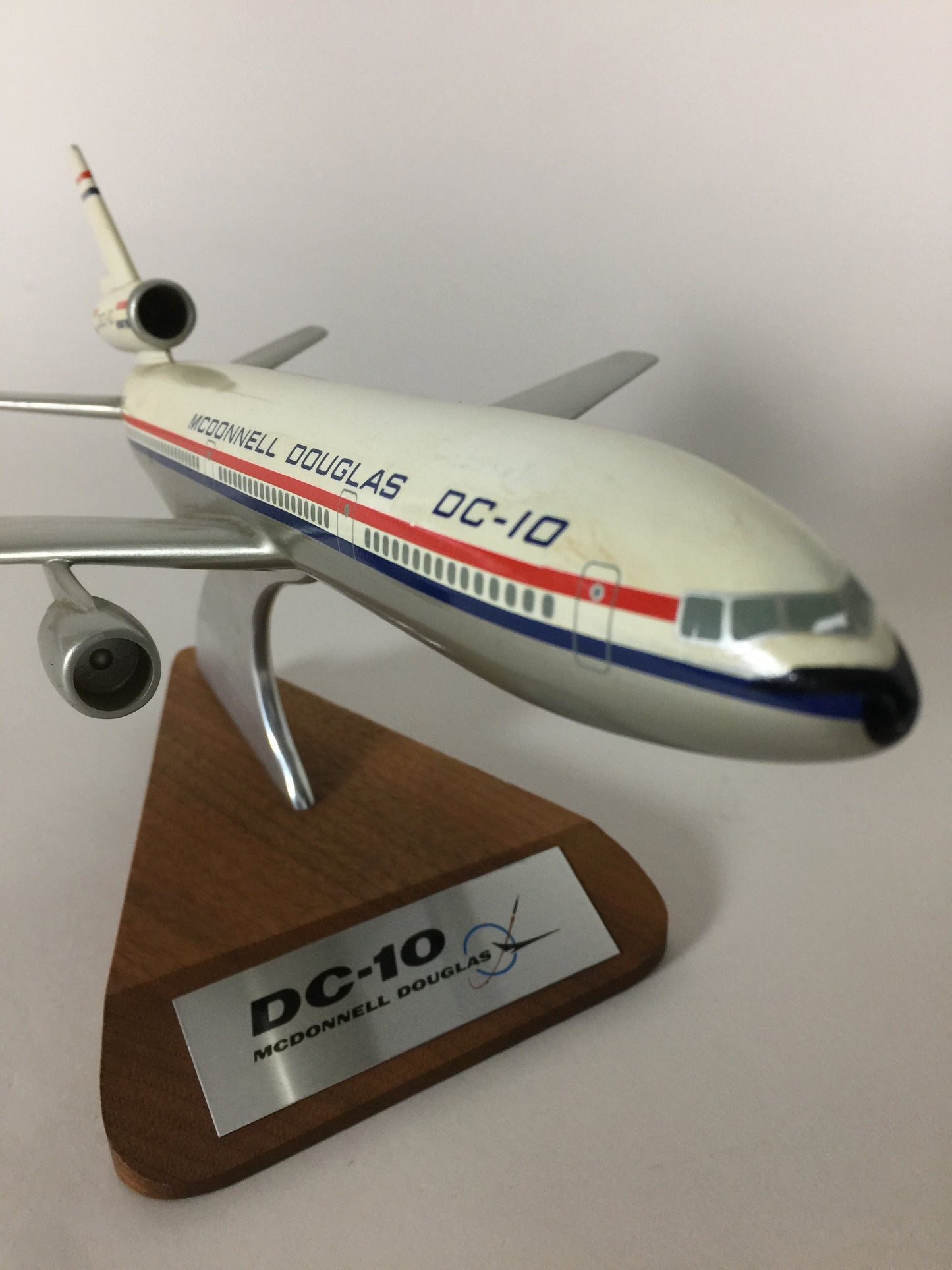 Mutiges und dekoratives Vintage-Modellflugzeug