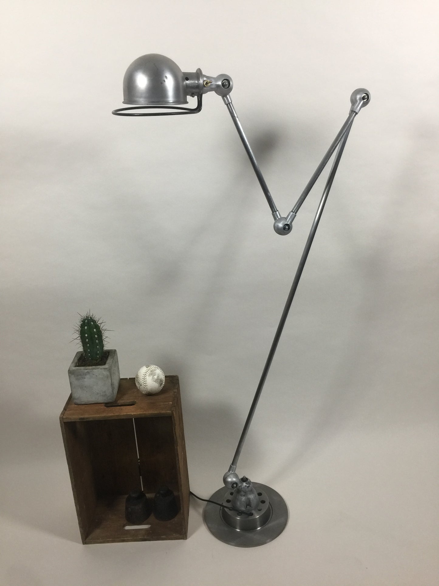 Jieldé Stehleuchte in einer einzigartigen Version mit 3 Armen und Ein-/Ausschalter