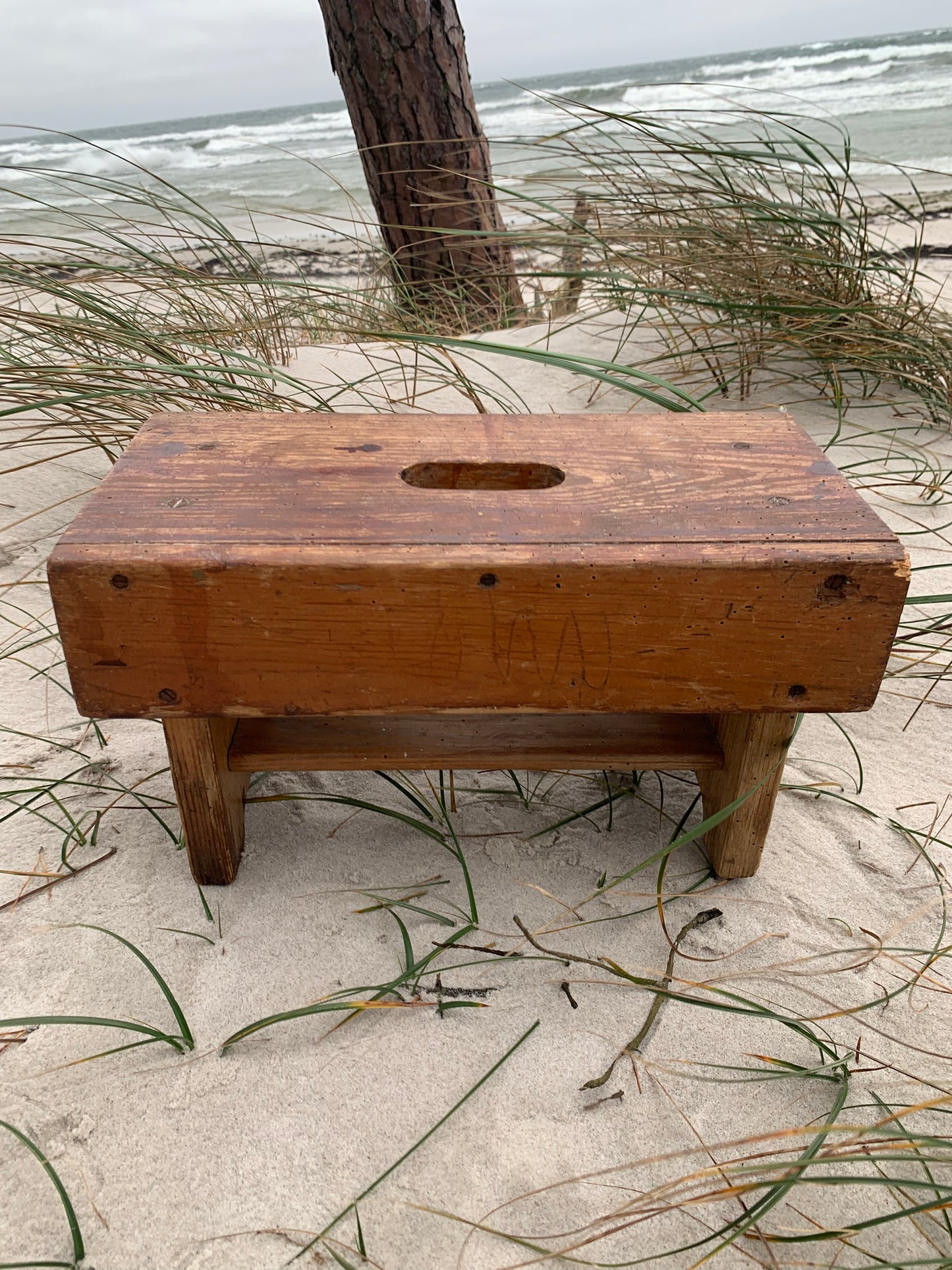 Hocker aus Holz