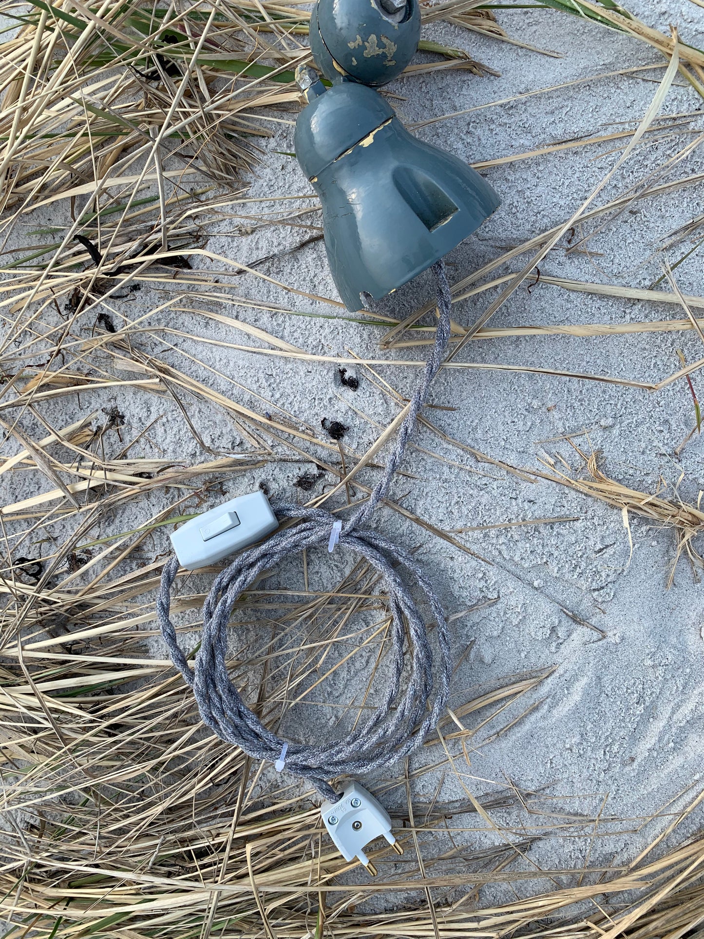 Jieldé Wandleuchte in Grau mit viel Patina