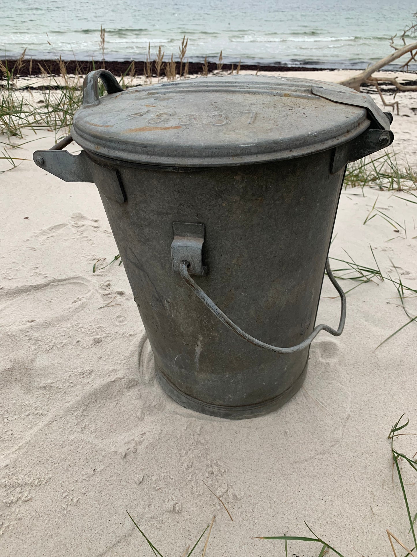 Französischer Zinkeimer mit Deckel