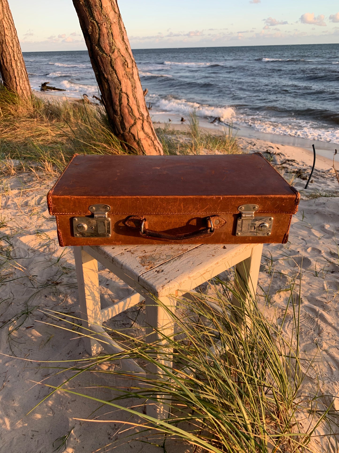 Koffer aus Leder mit viel Patina