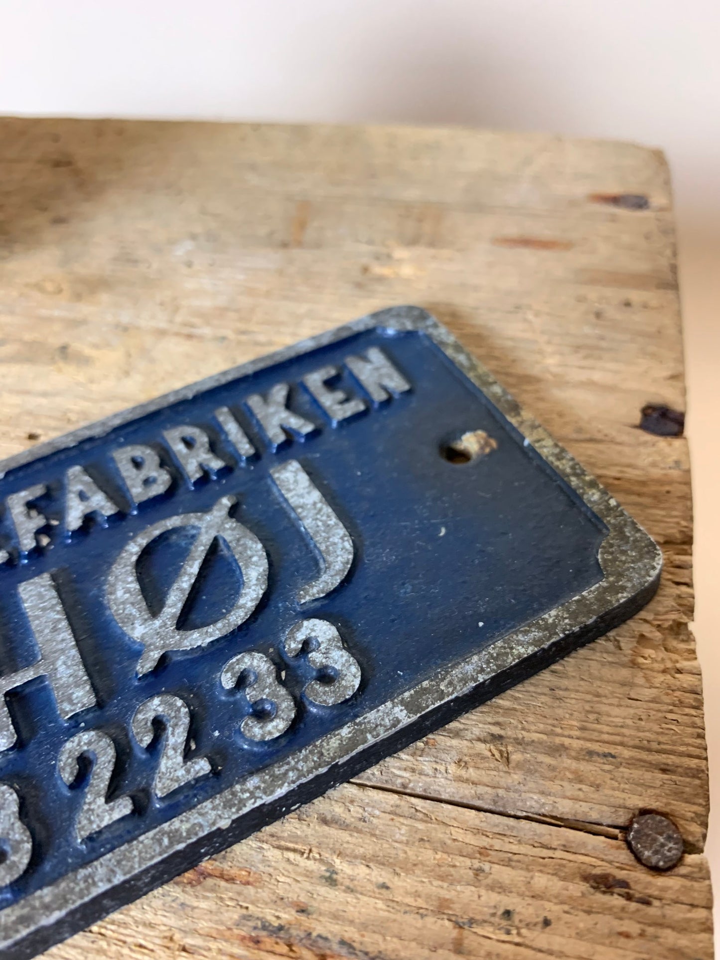 Von der Fadenwarenfabrik Ishøj geschieden