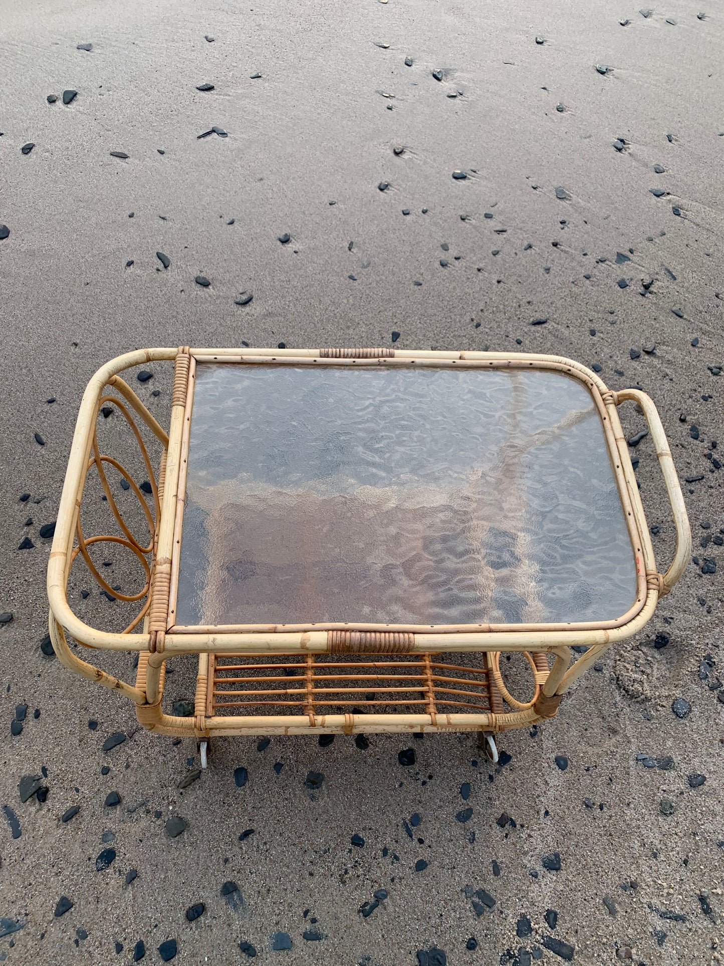 Tisch/Wagen aus Bambus