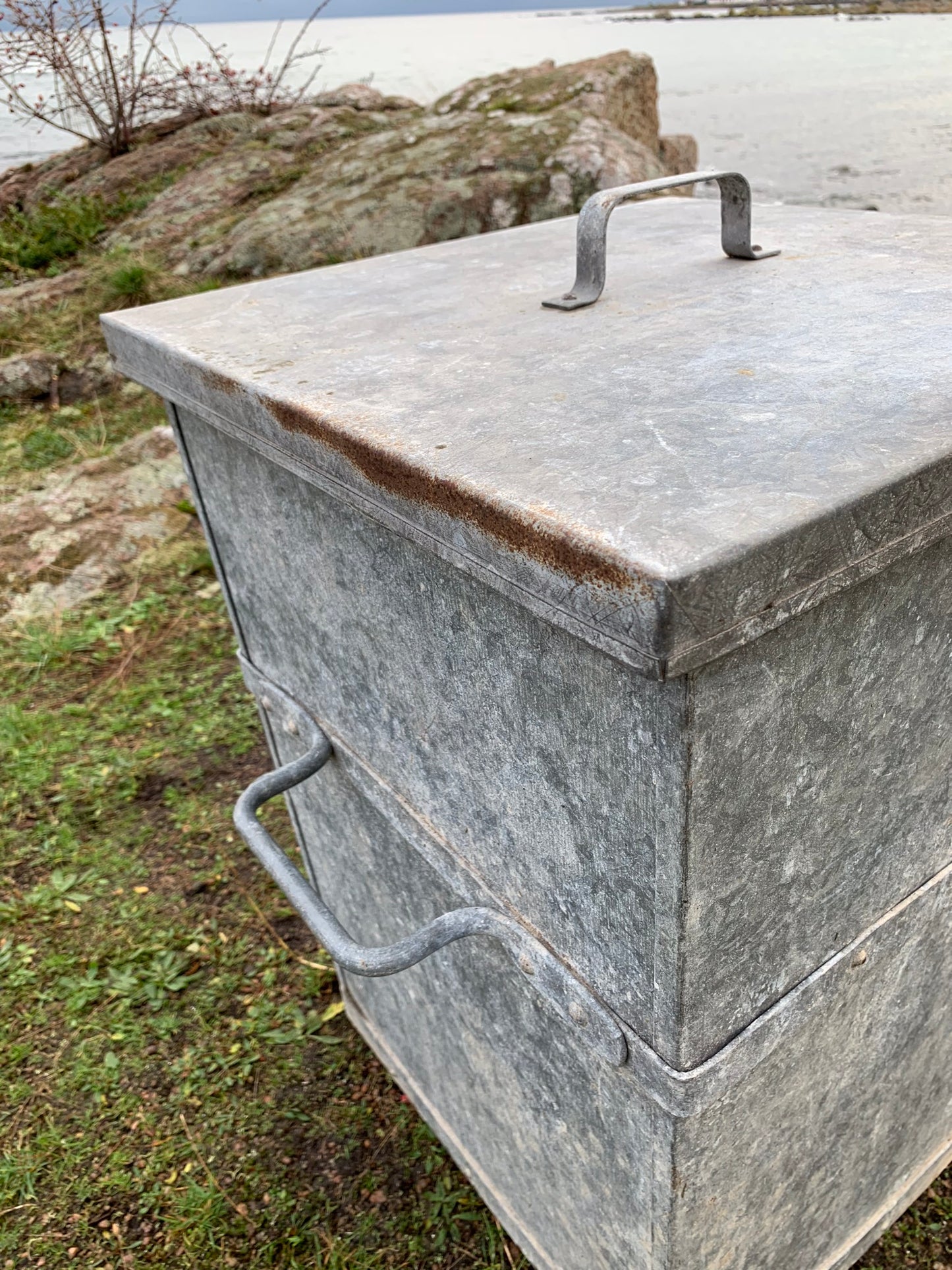 Aufbewahrungsbox mit Deckel