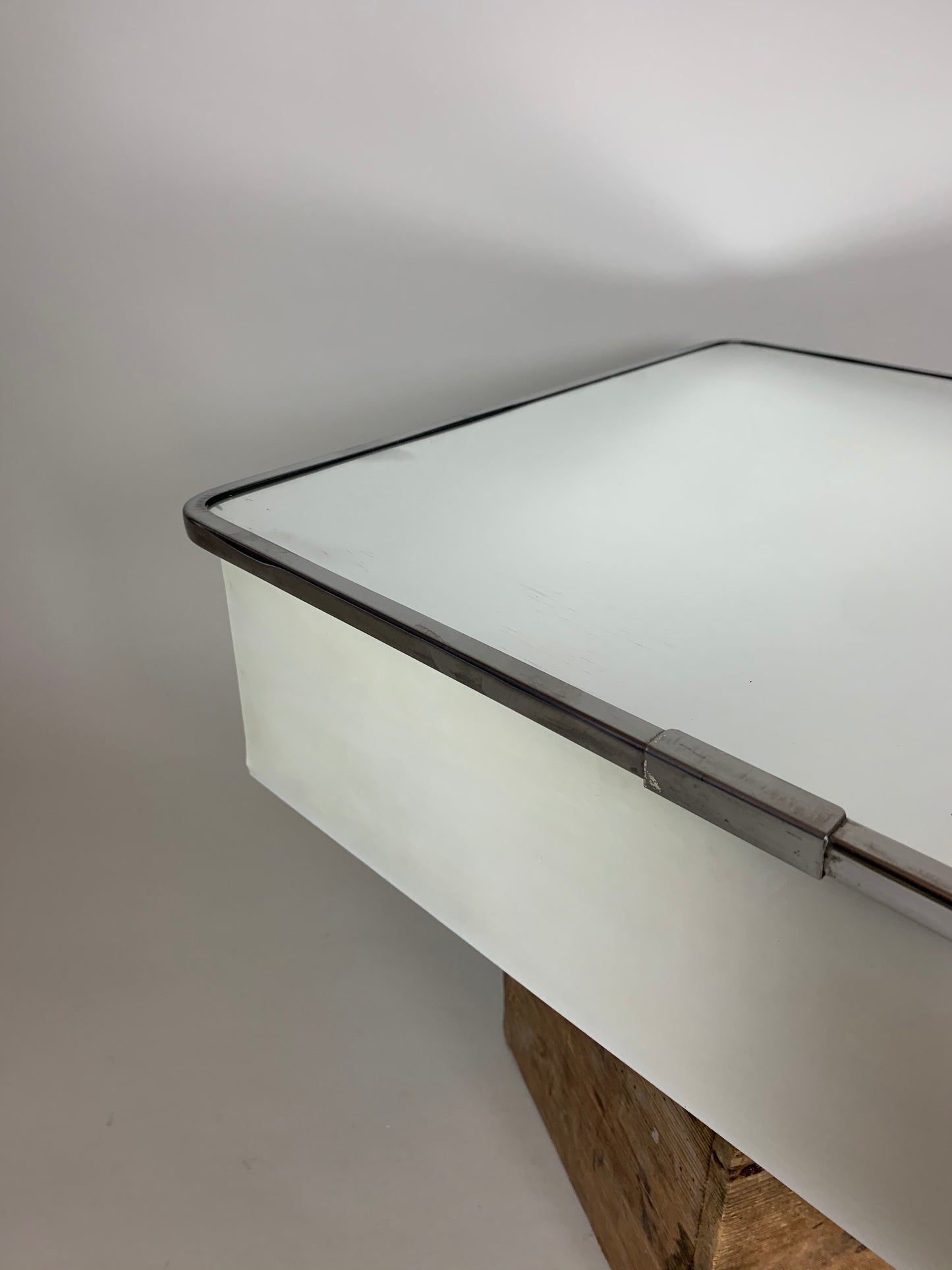 Medizinschrank mit Spiegel und Glasböden
