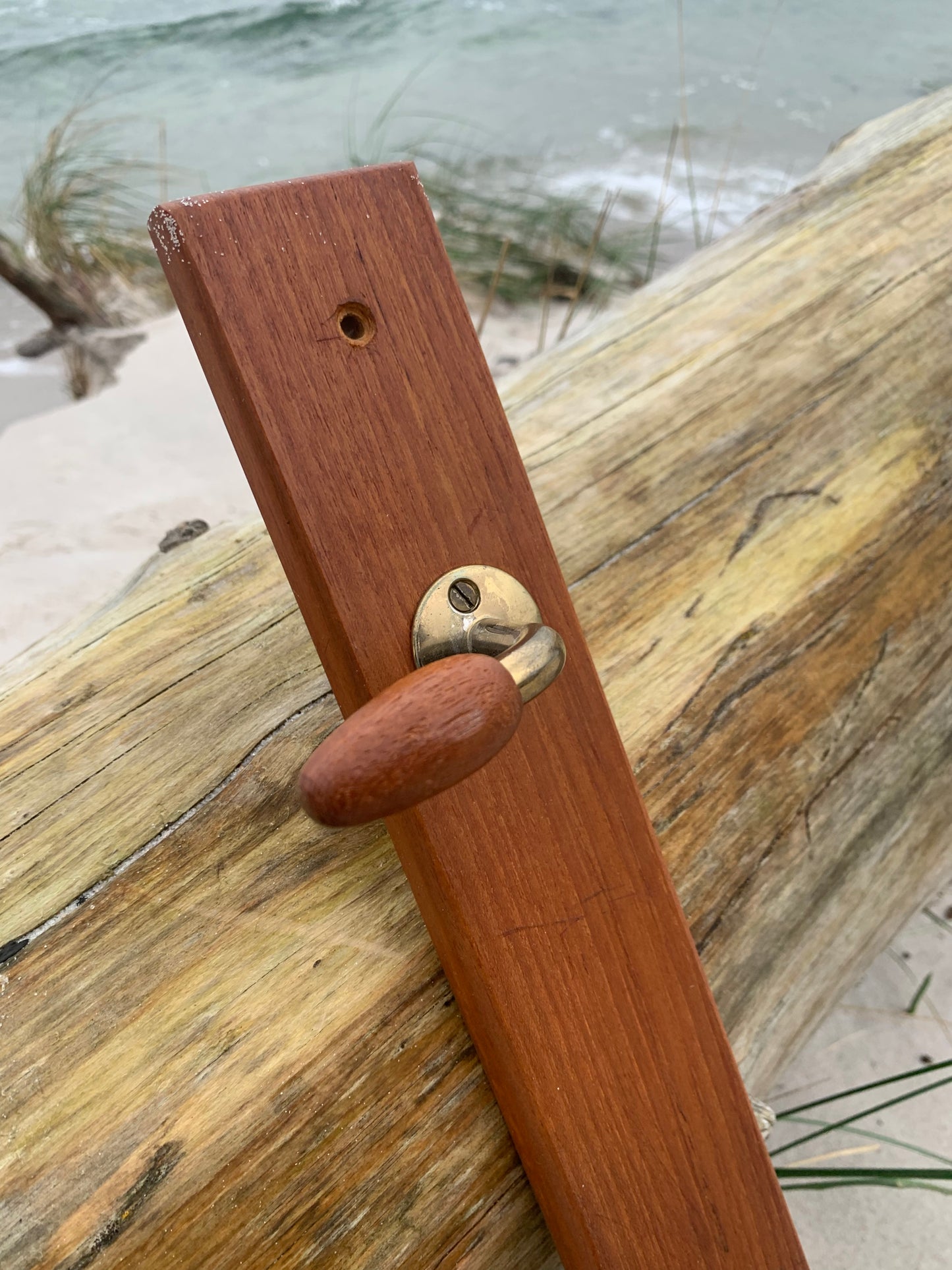 Kleiderständer aus Teakholz