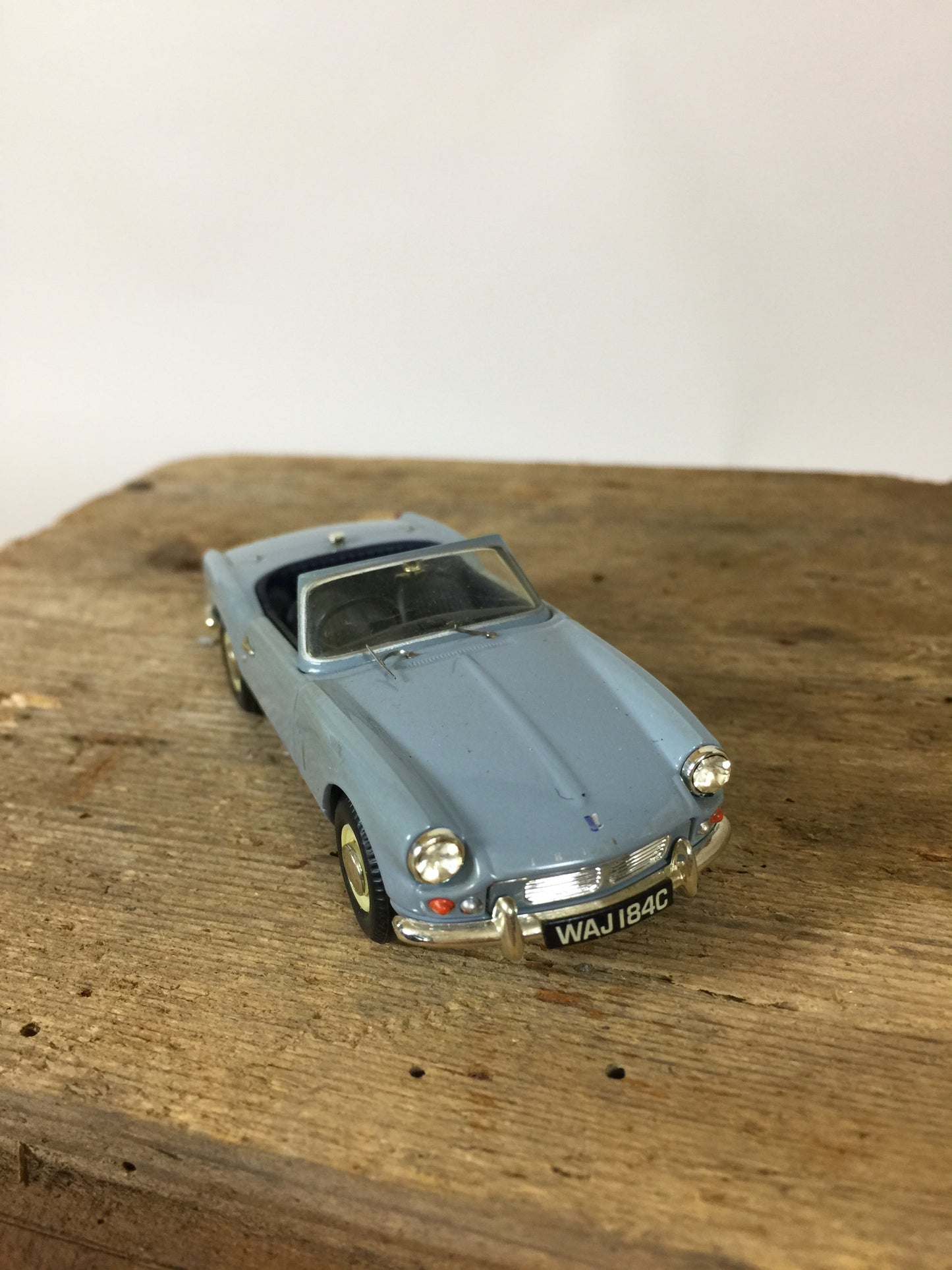 Schönes Triumph Spitfire Modellauto