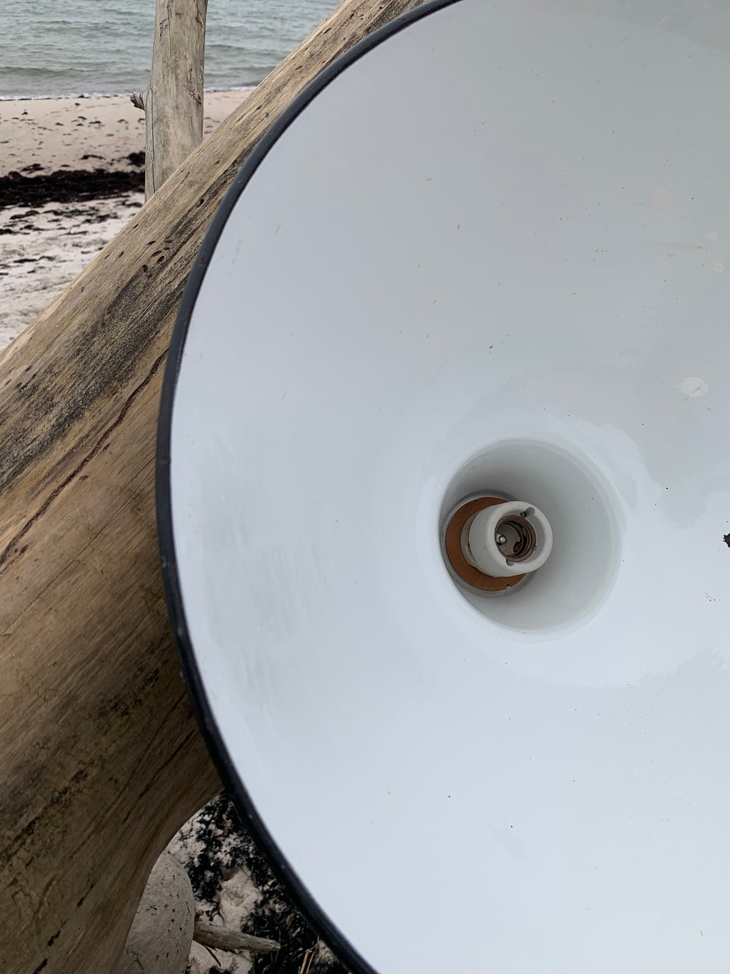 Industrielle französische Pendelleuchte mit Patina