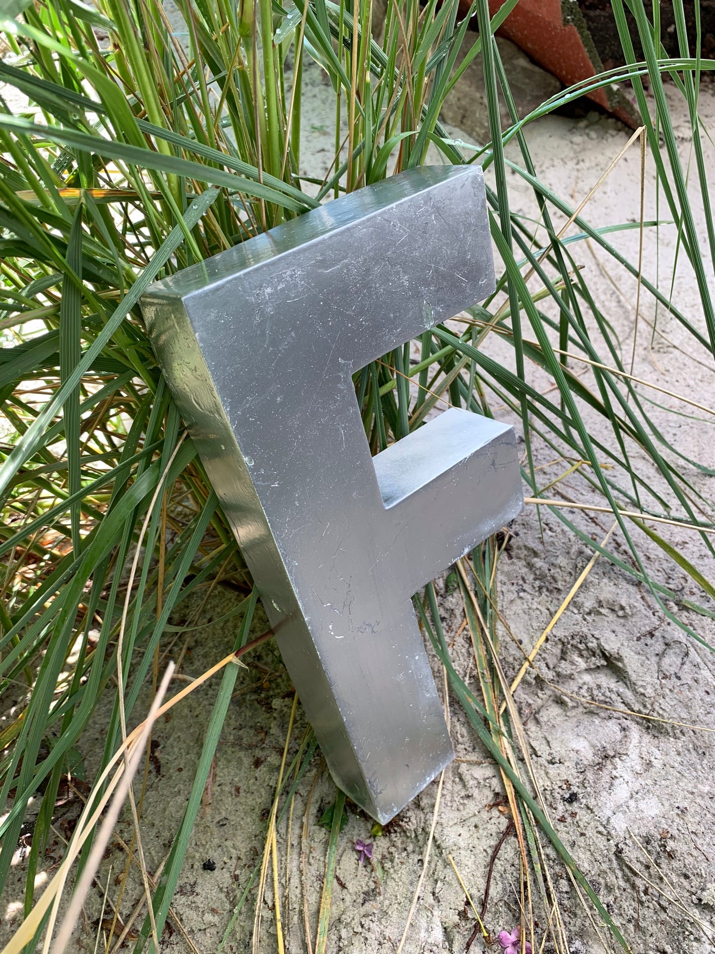 Buchstabe F