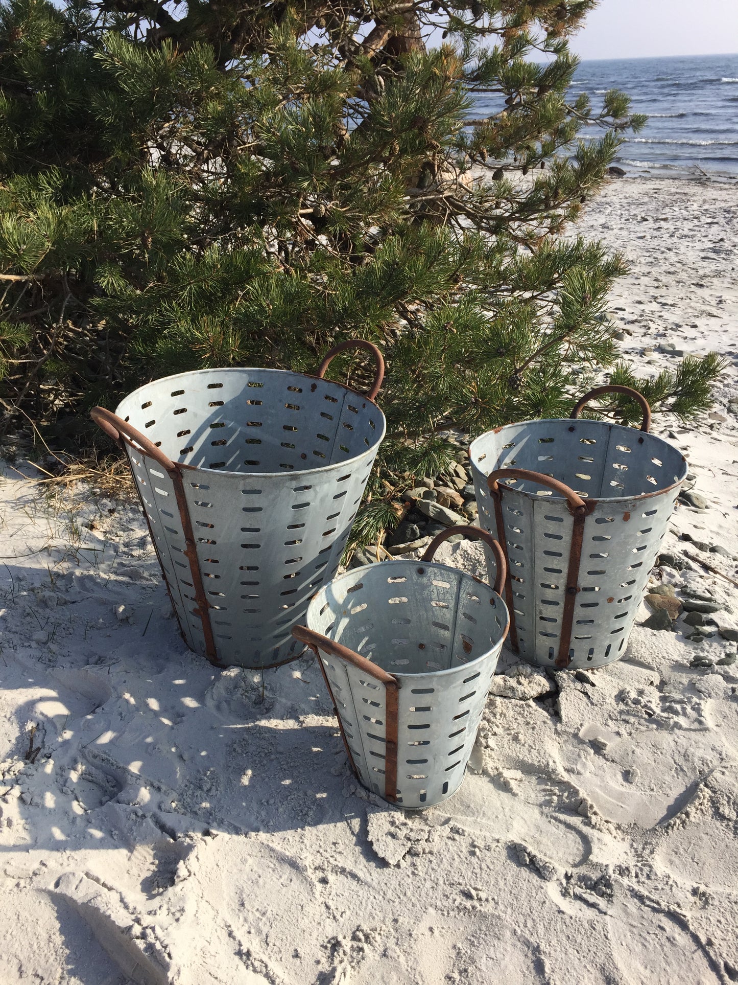 Oliveneimer mit schöner Patina (Der Preis gilt pro Stück für den kleinsten Eimer)