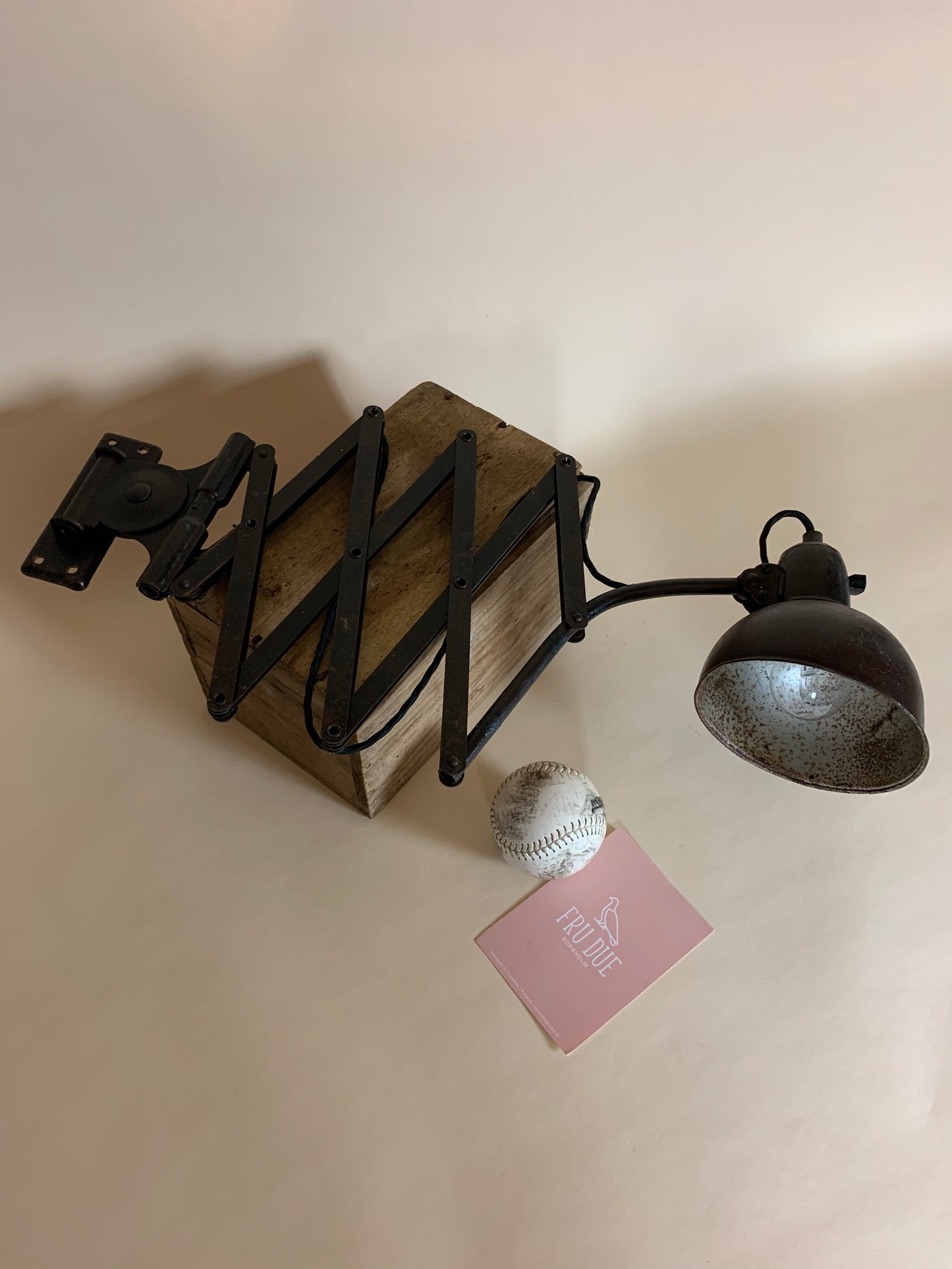 Kaiser Idell Scherenlampe - Rohe Ausführung mit schöner Patina