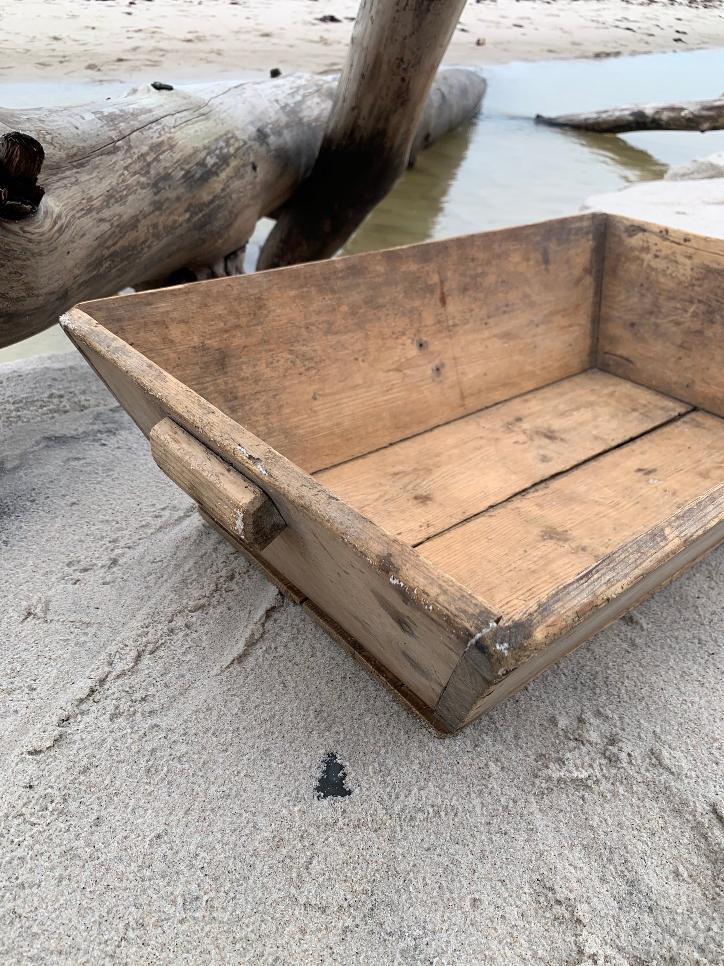 Holztrog mit Griff