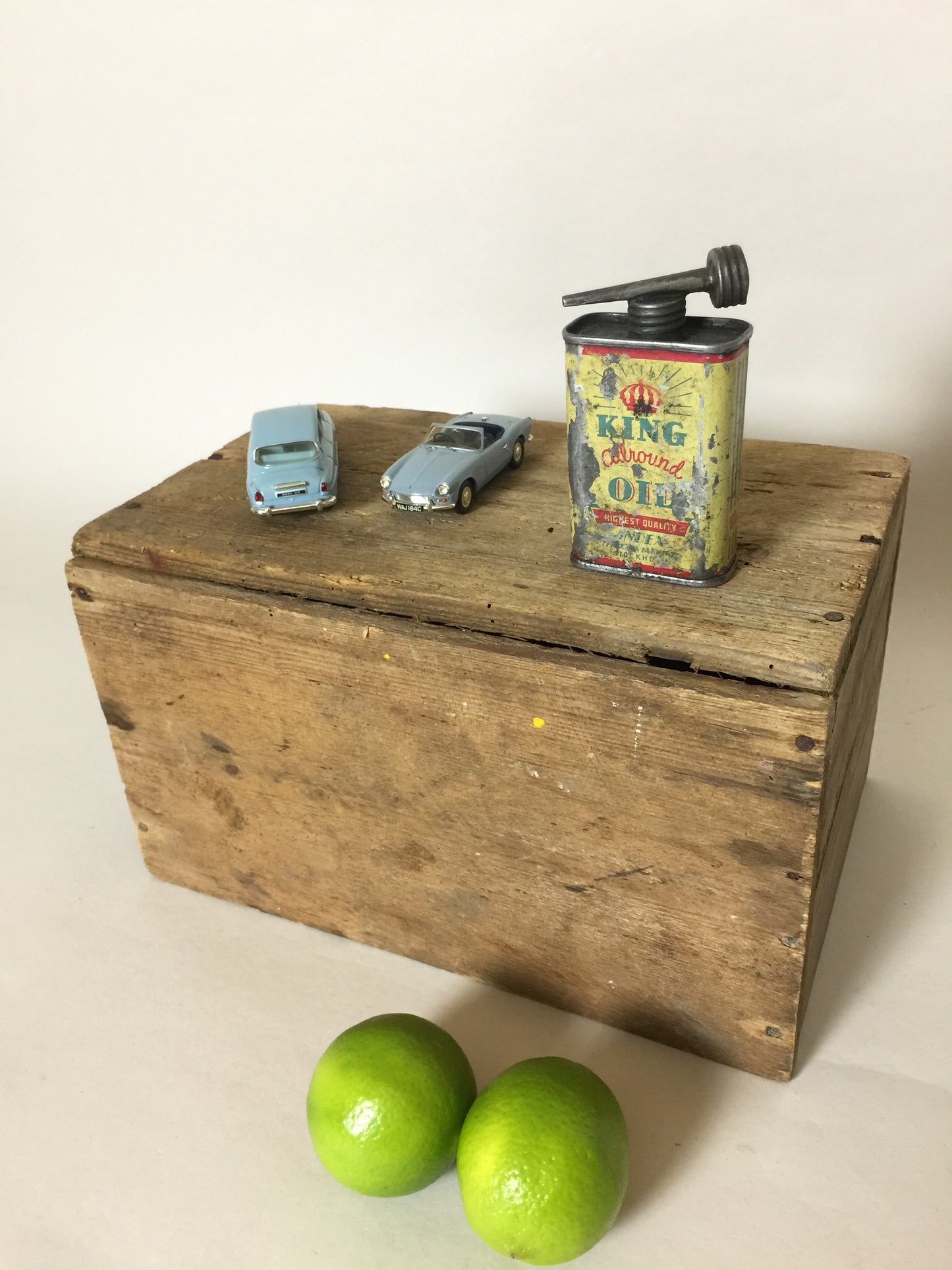 Dekorative kleine Ölkanne