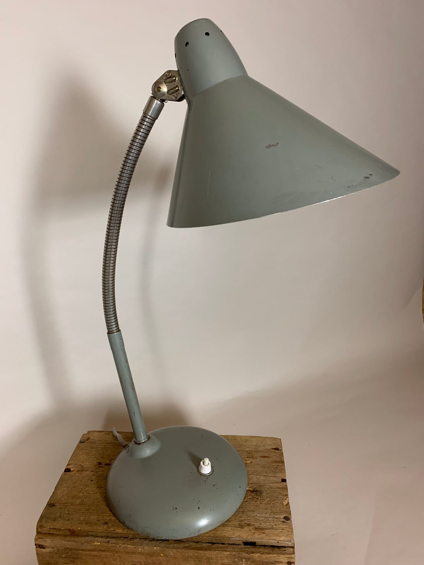 Lustige graue Hala Vintage-Lampe mit flexiblem Arm
