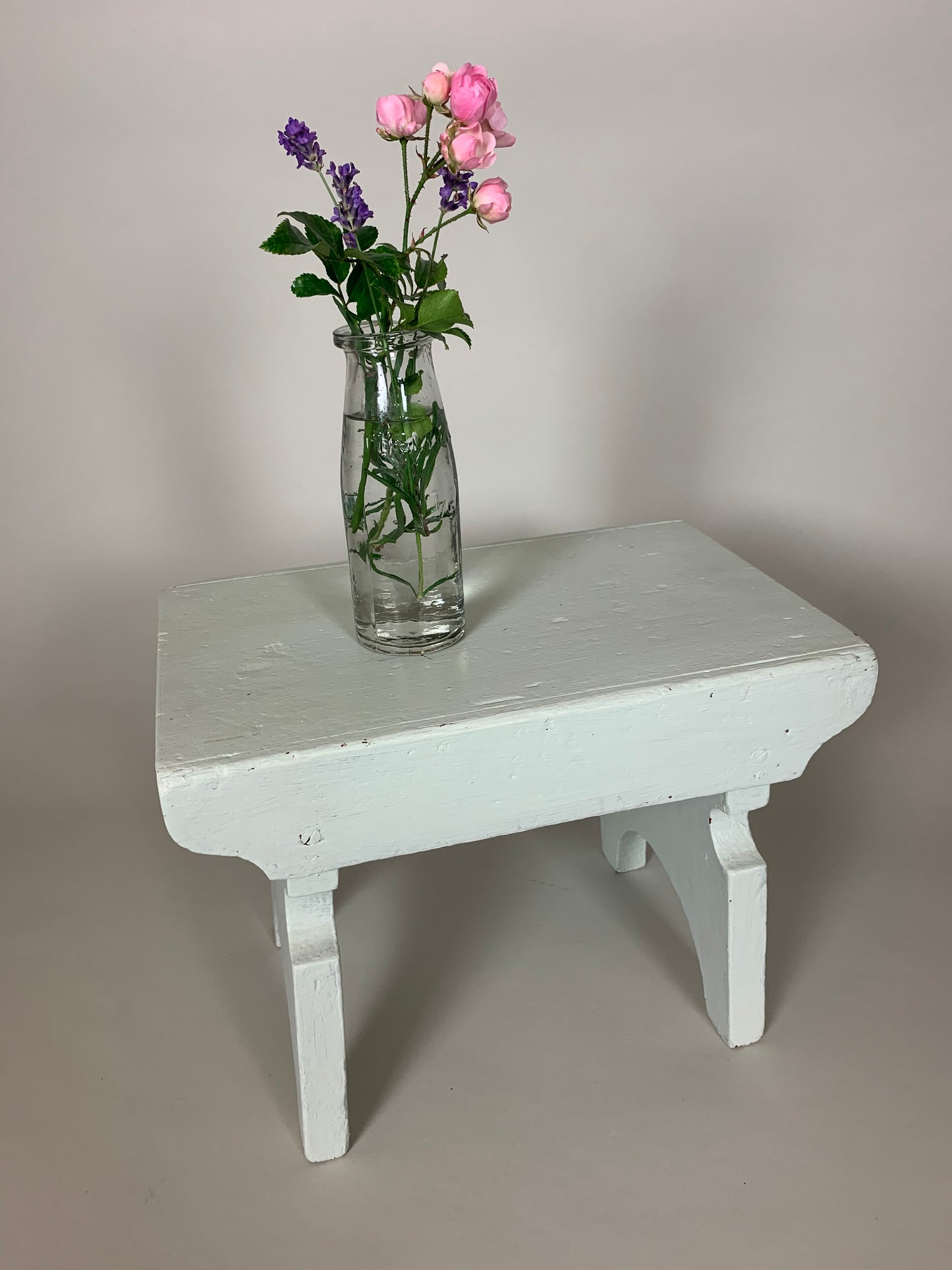 Schöner kleiner Hocker