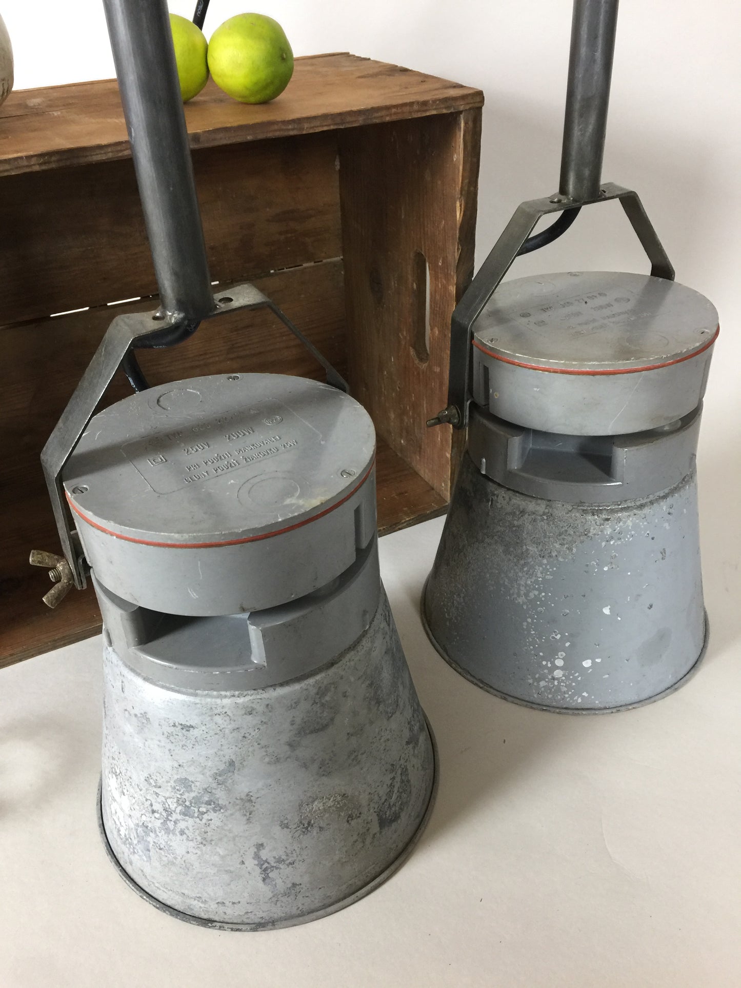 Schöne rohe Decken- oder Wandlampe (Preis gilt pro Stück)