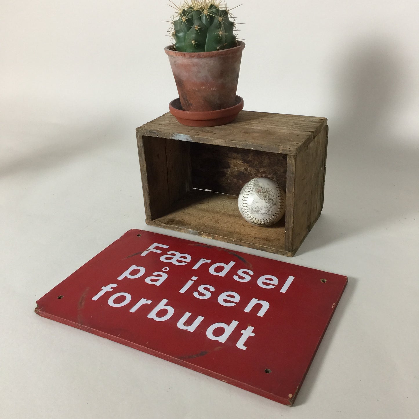 Lustiges altes Holzschild