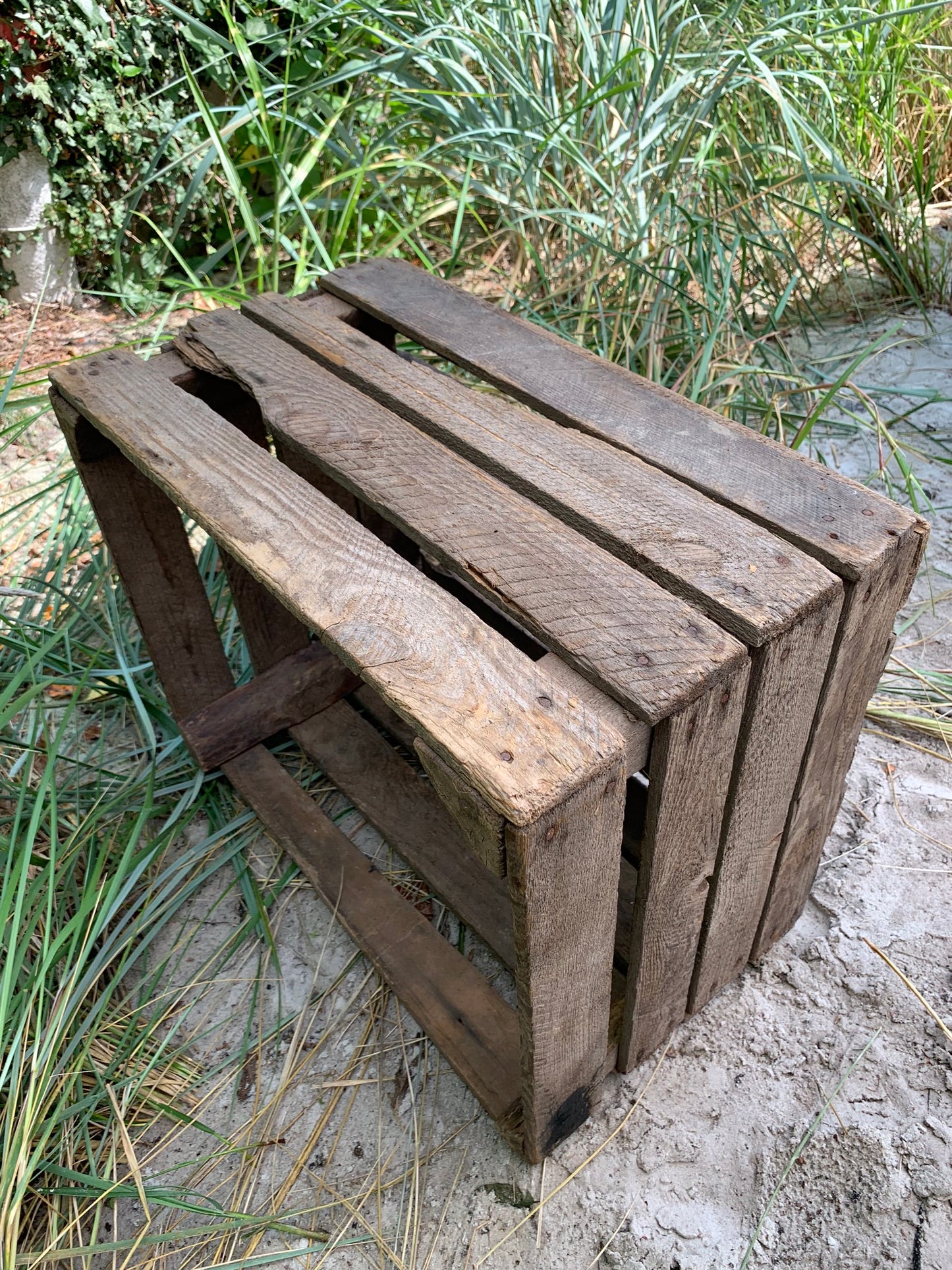 Alte Obstkiste mit Patina
