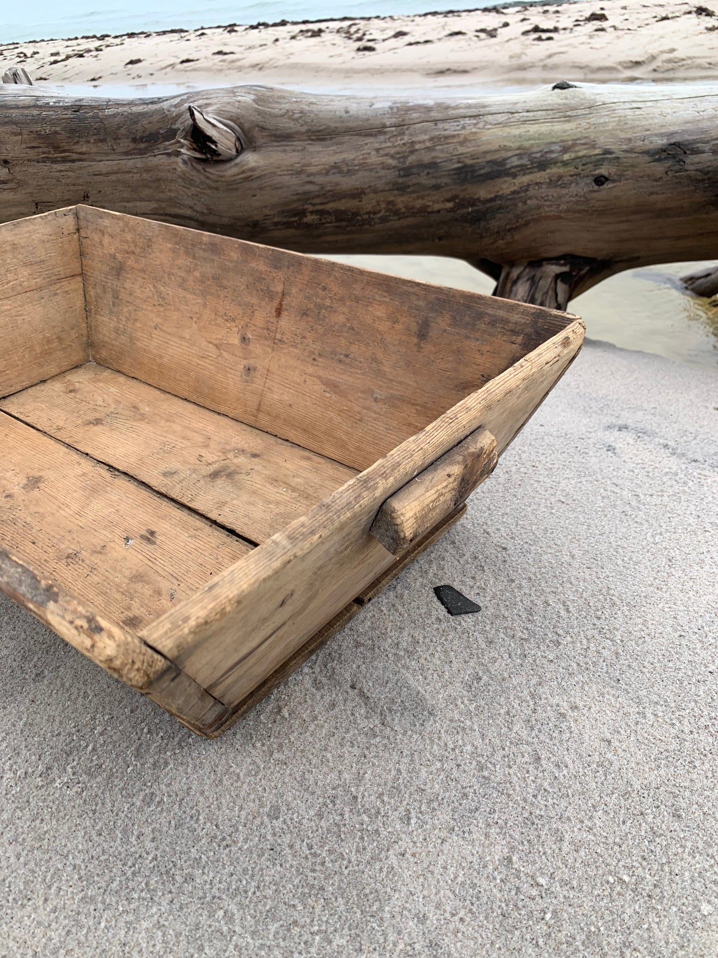 Holztrog mit Griff