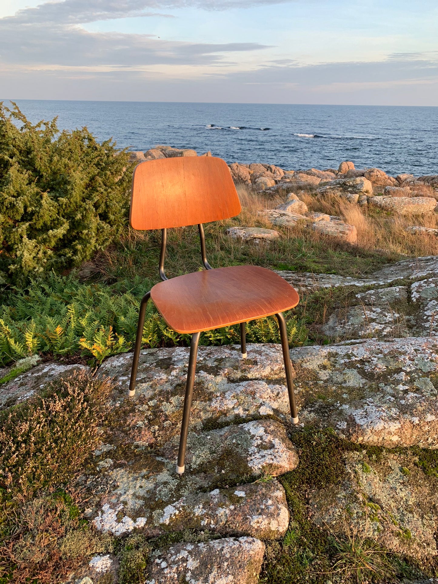 Schöner klassischer Schulstuhl