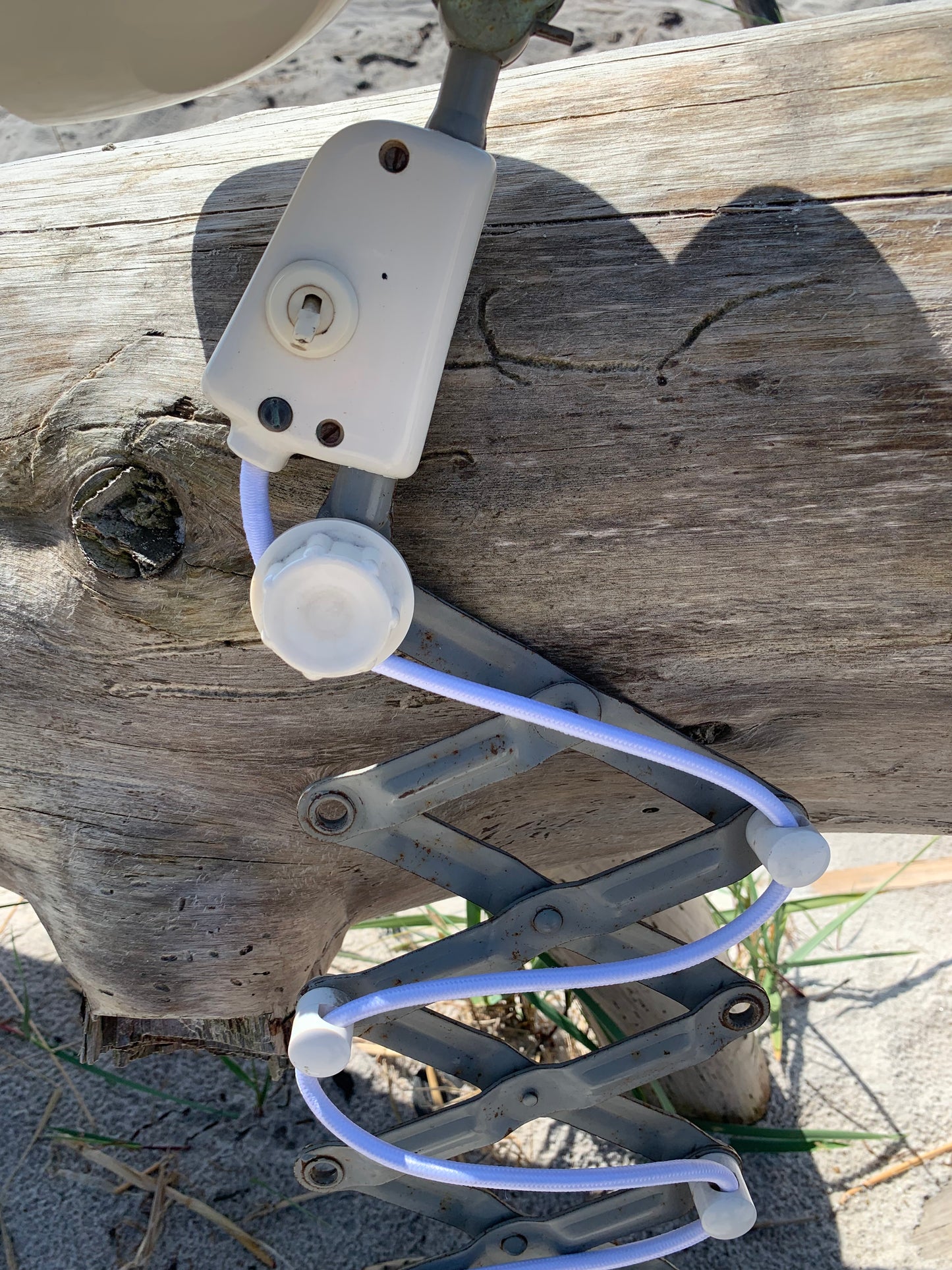 Scherenlampe mit viel Patina